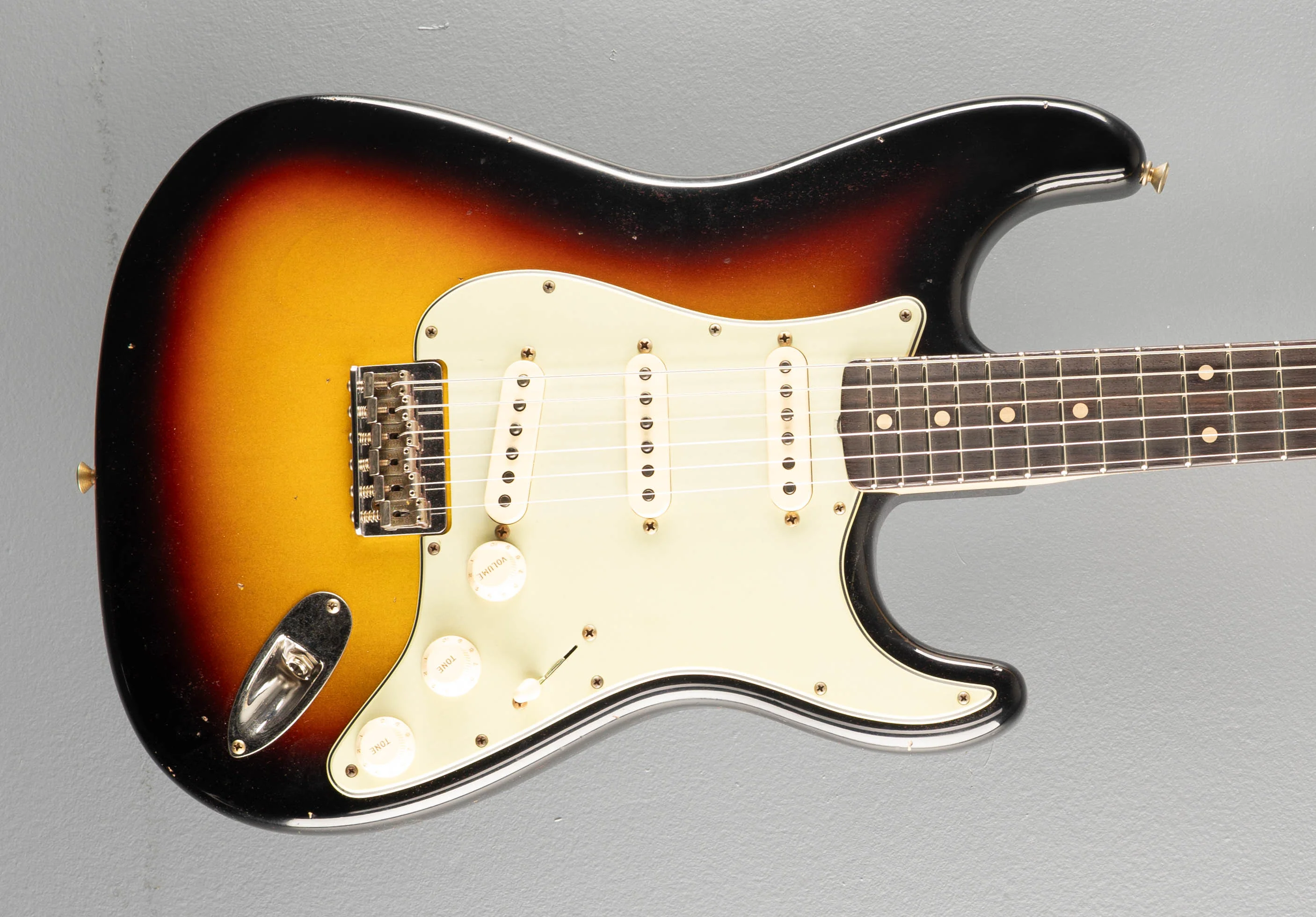 1960 Journeyman Relic Hardtail Stratocaster - 3 Color Sunburst