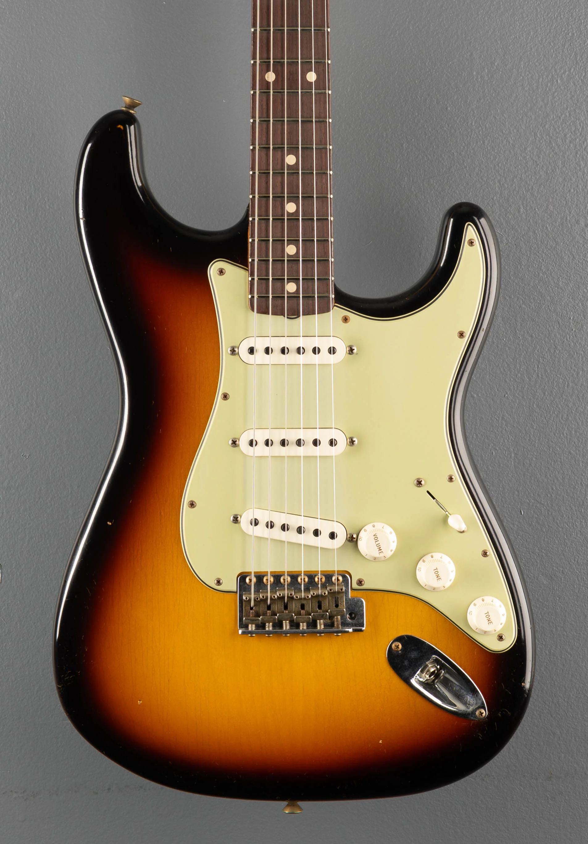1960 Journeyman Relic Stratocaster - 3 Color Sunburst - Image 2
