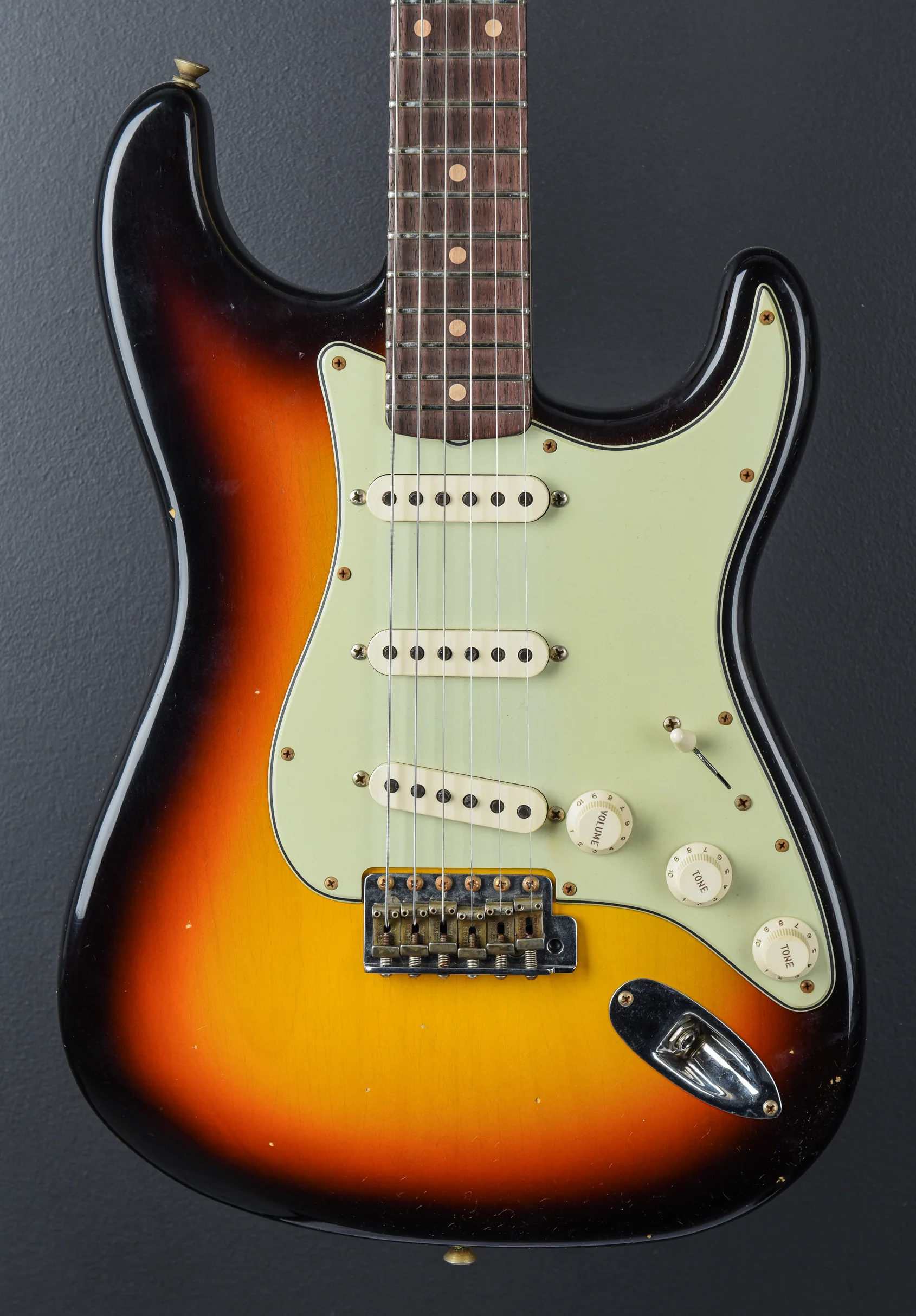 1960 Journeyman Relic Stratocaster - 3 Color Sunburst - Image 2