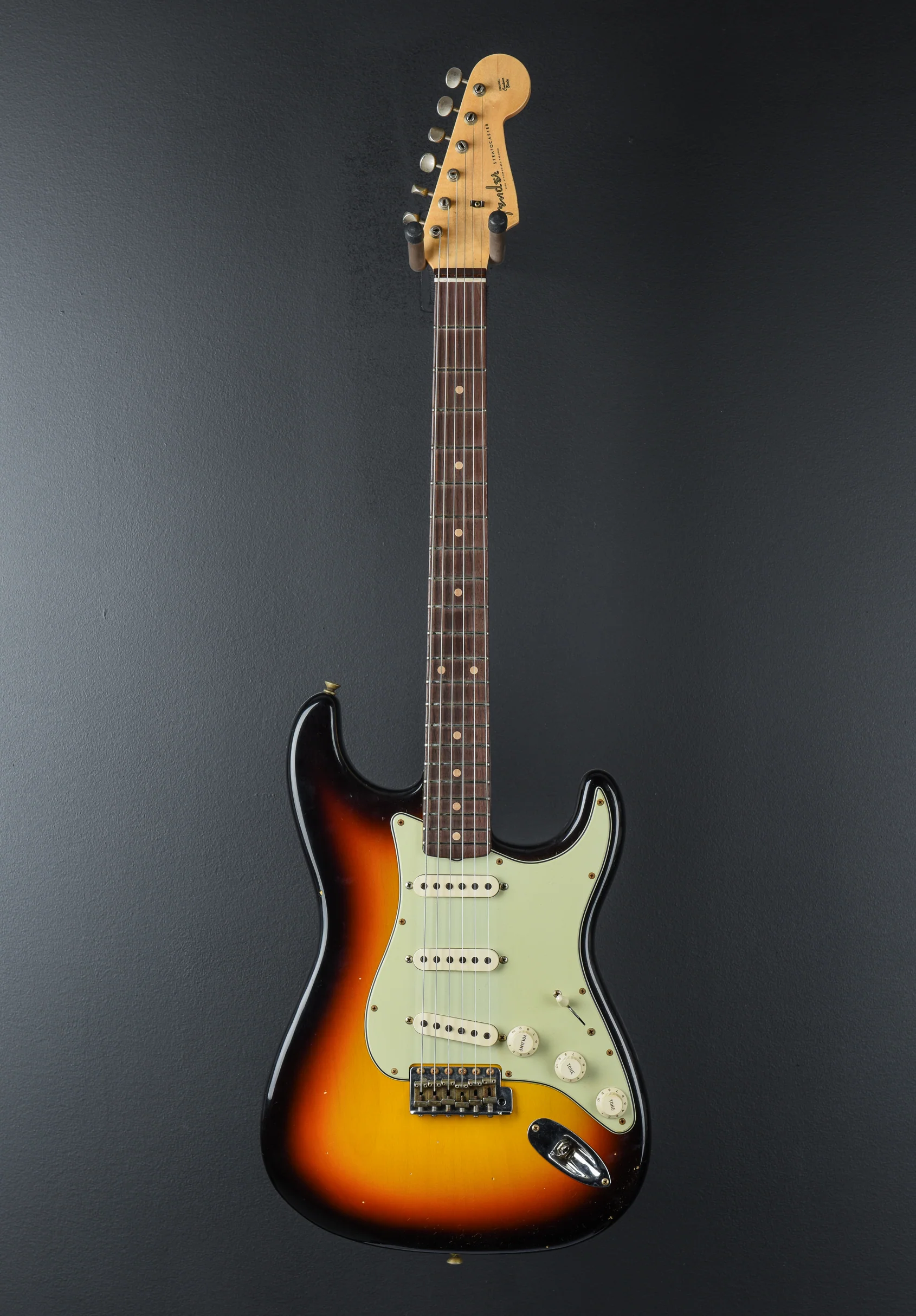 1960 Journeyman Relic Stratocaster - 3 Color Sunburst - Image 3