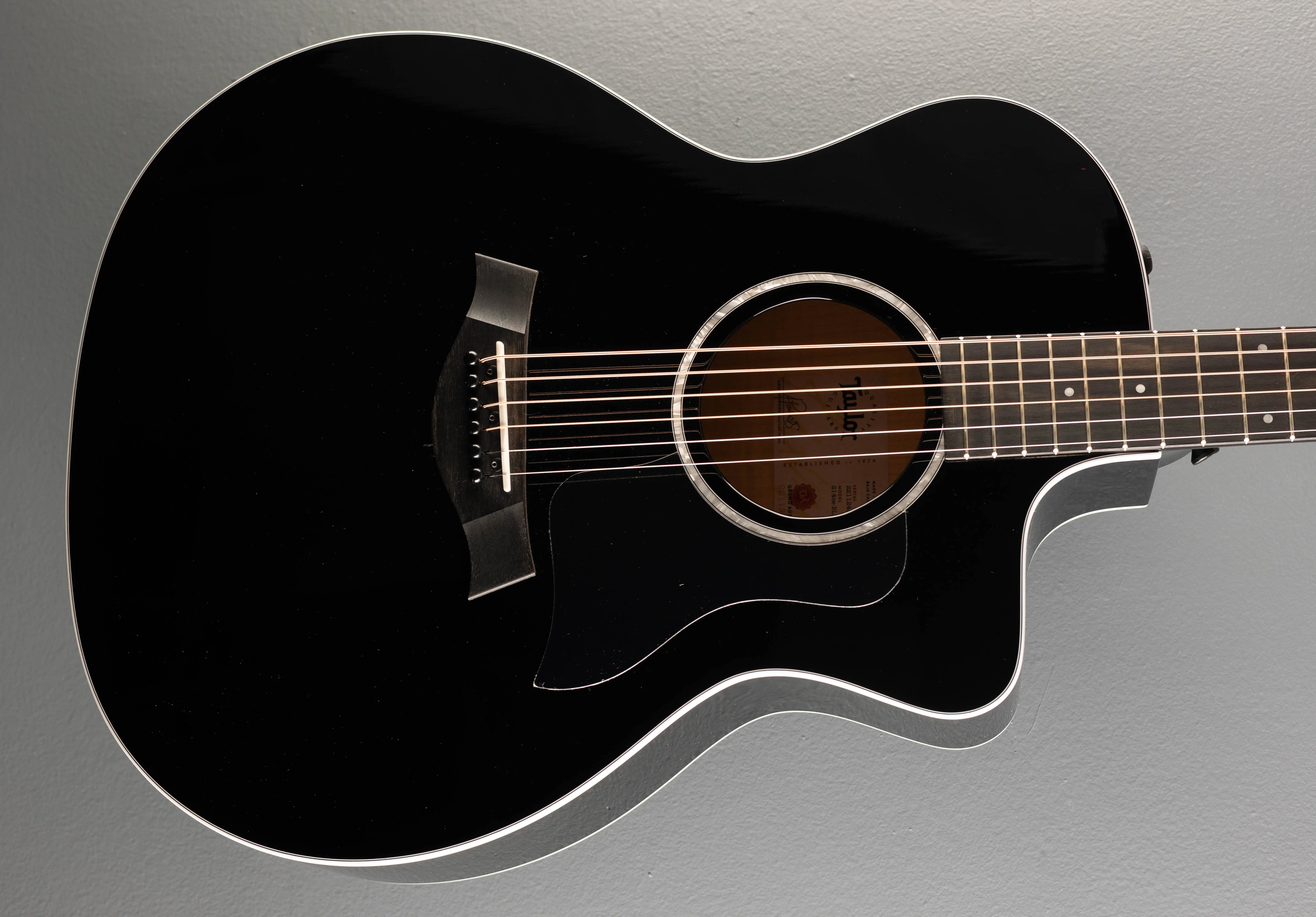 USED 214CE BLK Plus '25