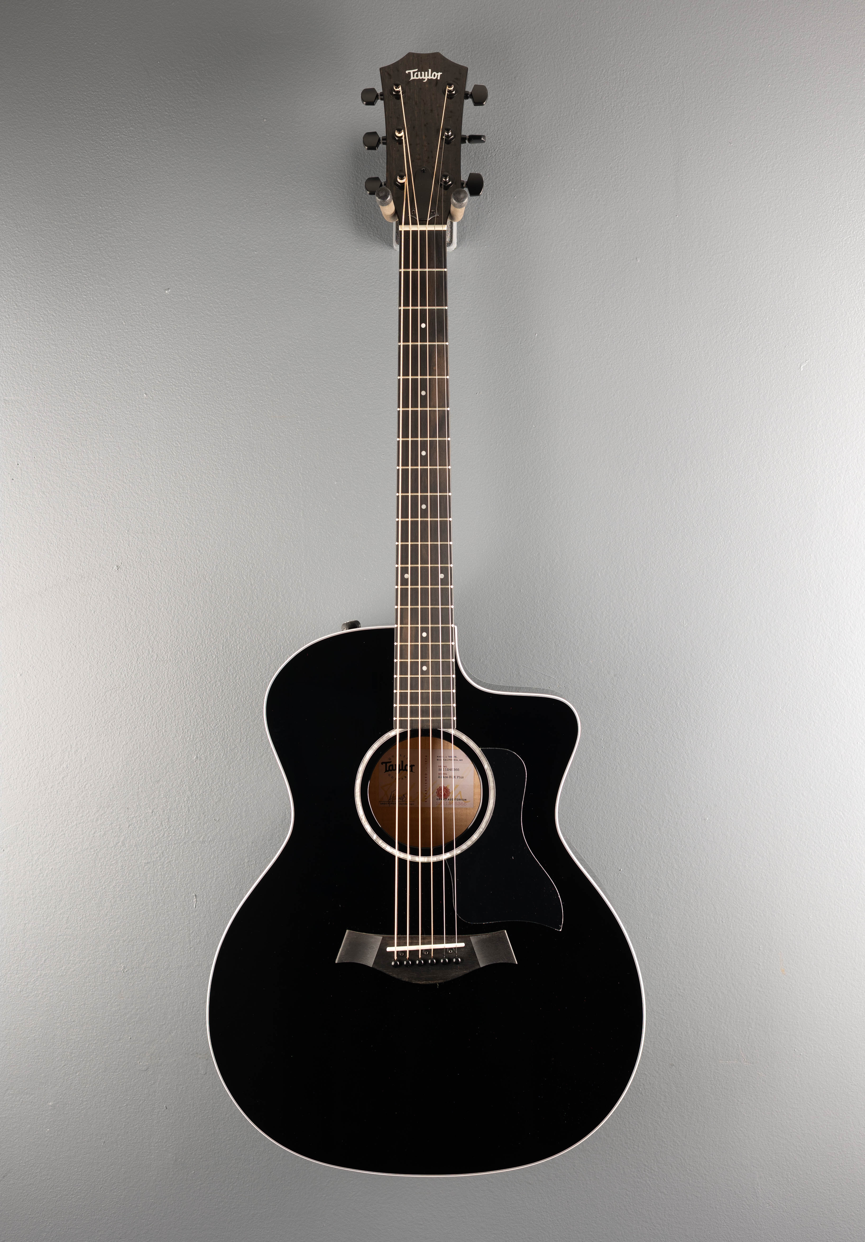 USED 214CE BLK Plus '25 - Image 3