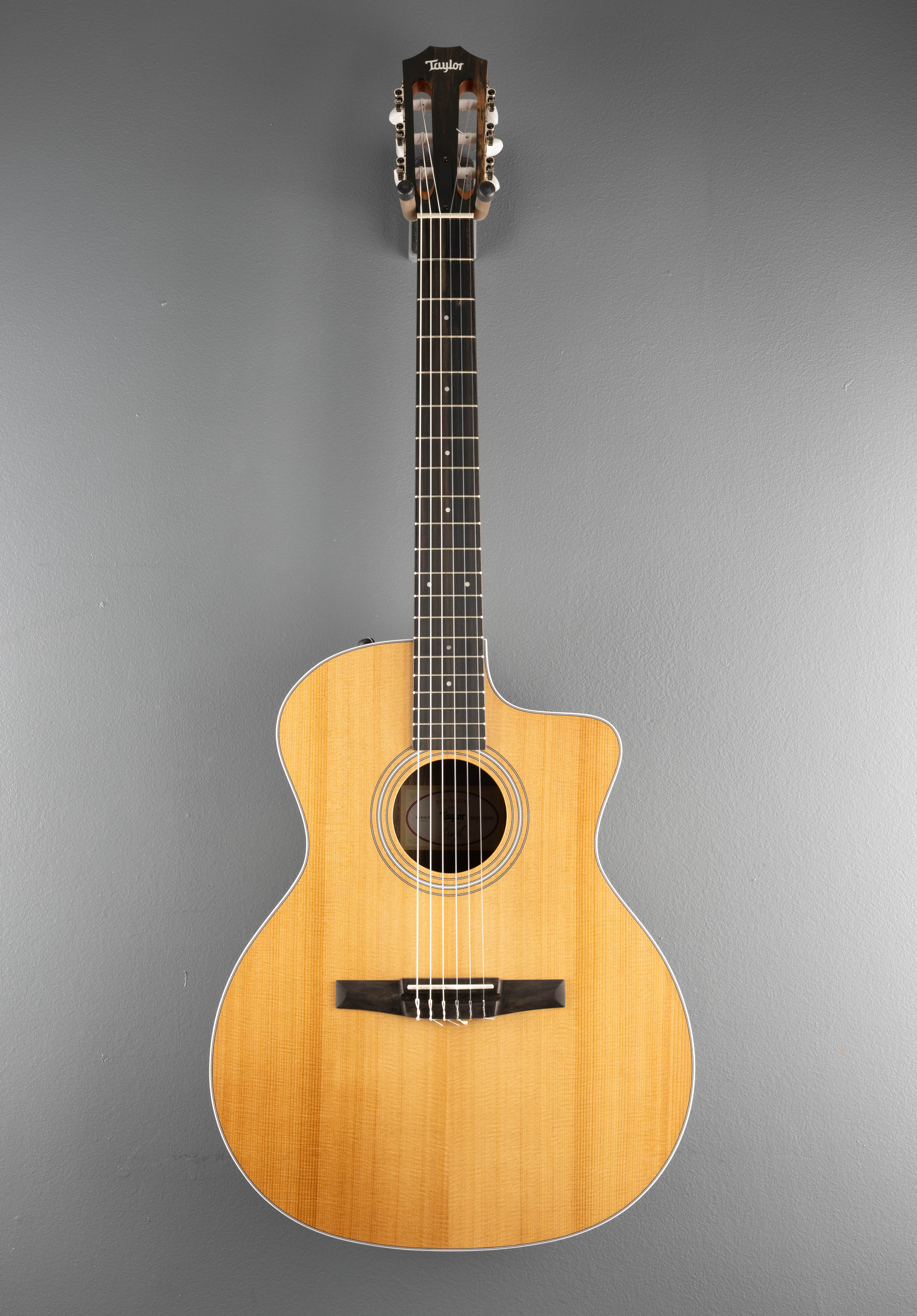 USED 214CE-N Walnut '26 - Image 3