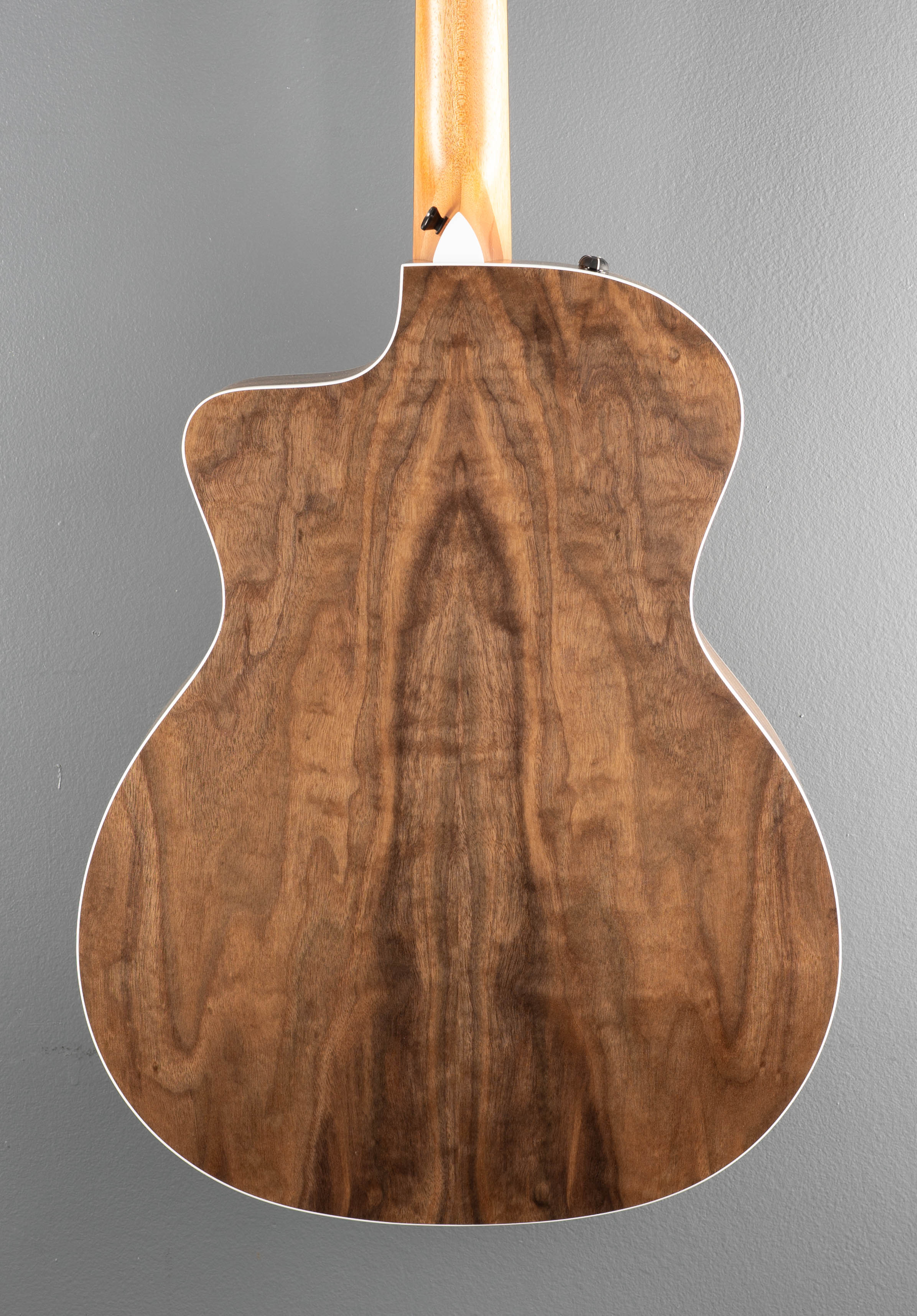 USED 214CE Walnut '26 - Image 4