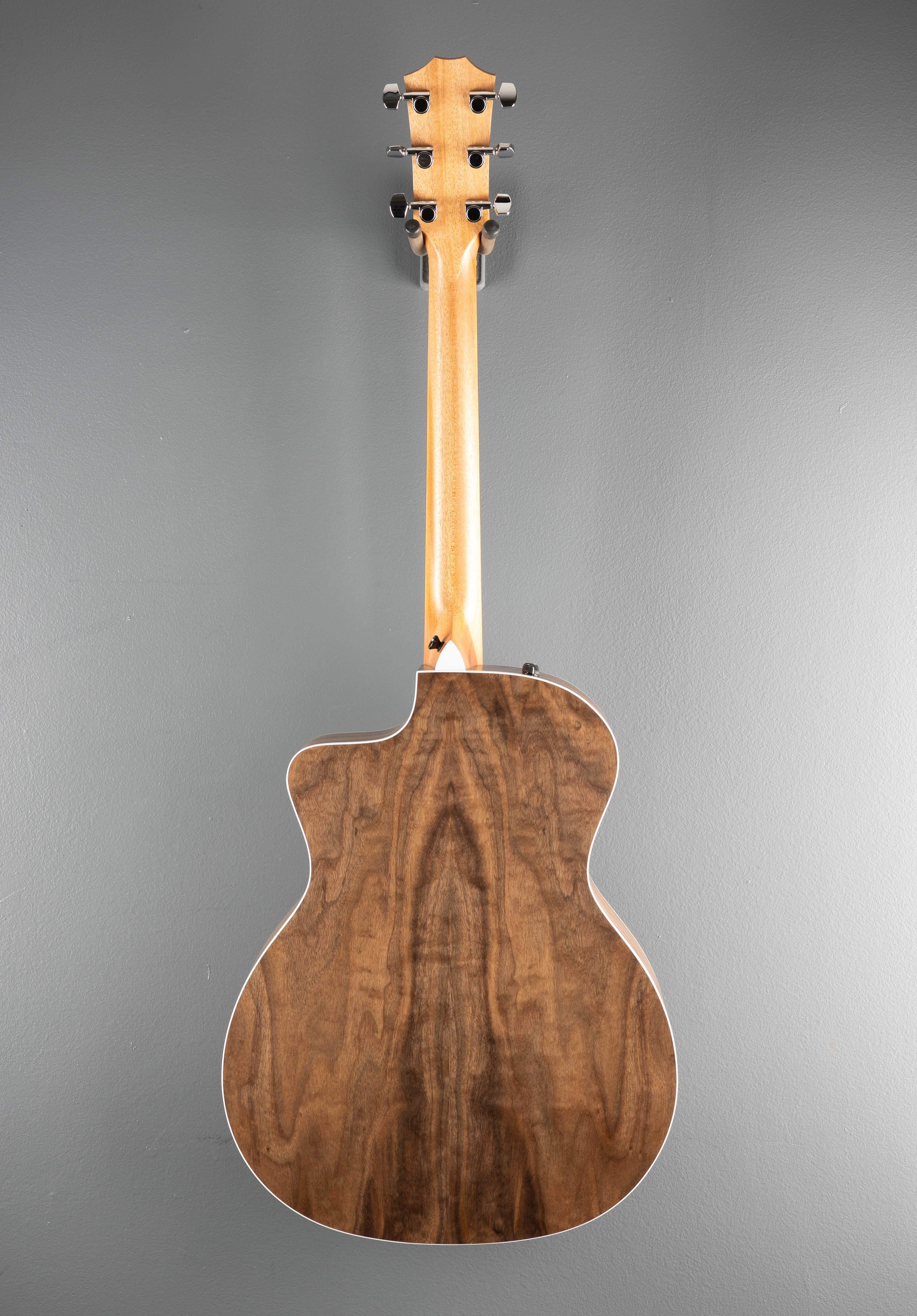 USED 214CE Walnut '26 - Image 5