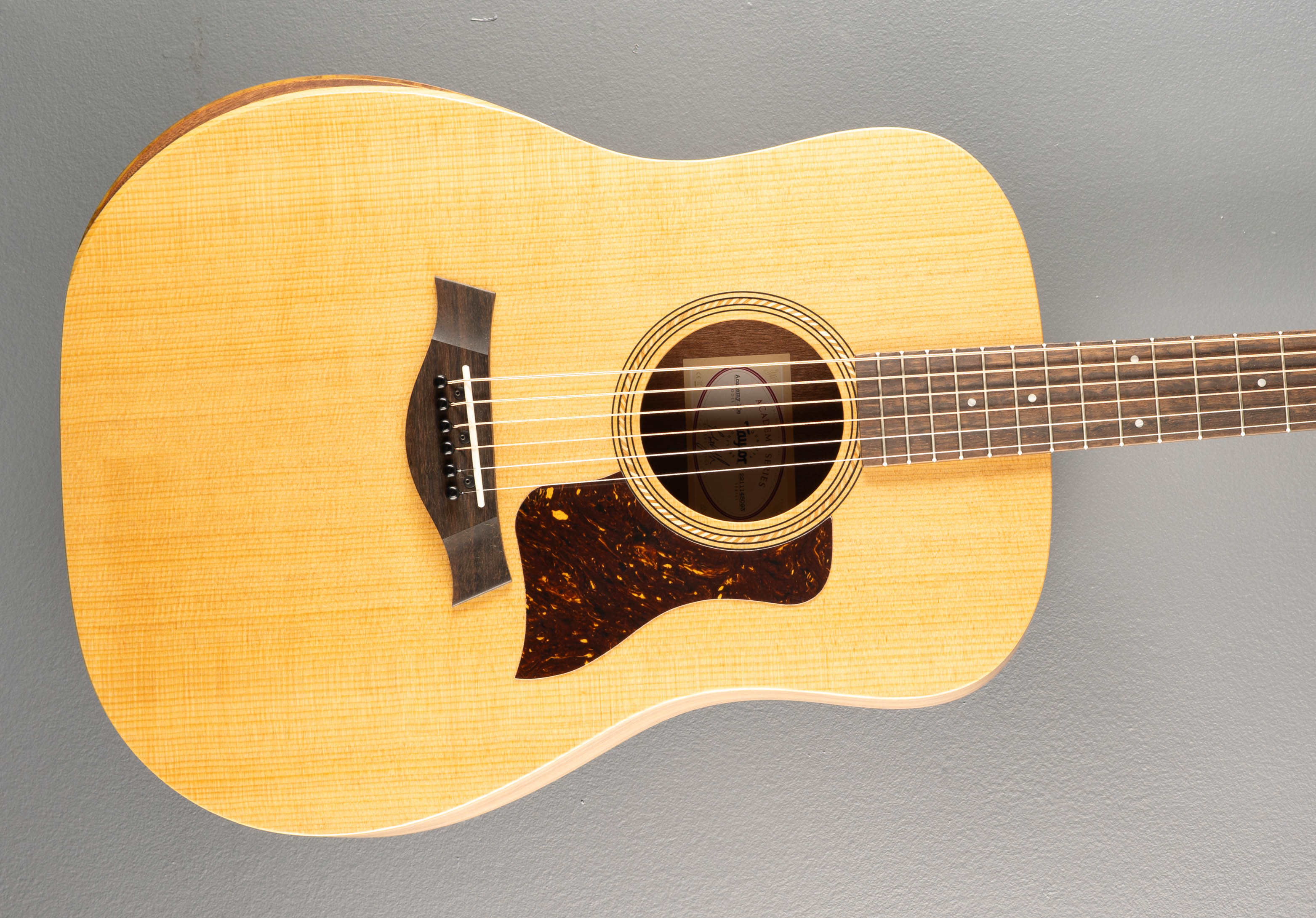 Academy 10E - Sitka Spruce w/Walnut