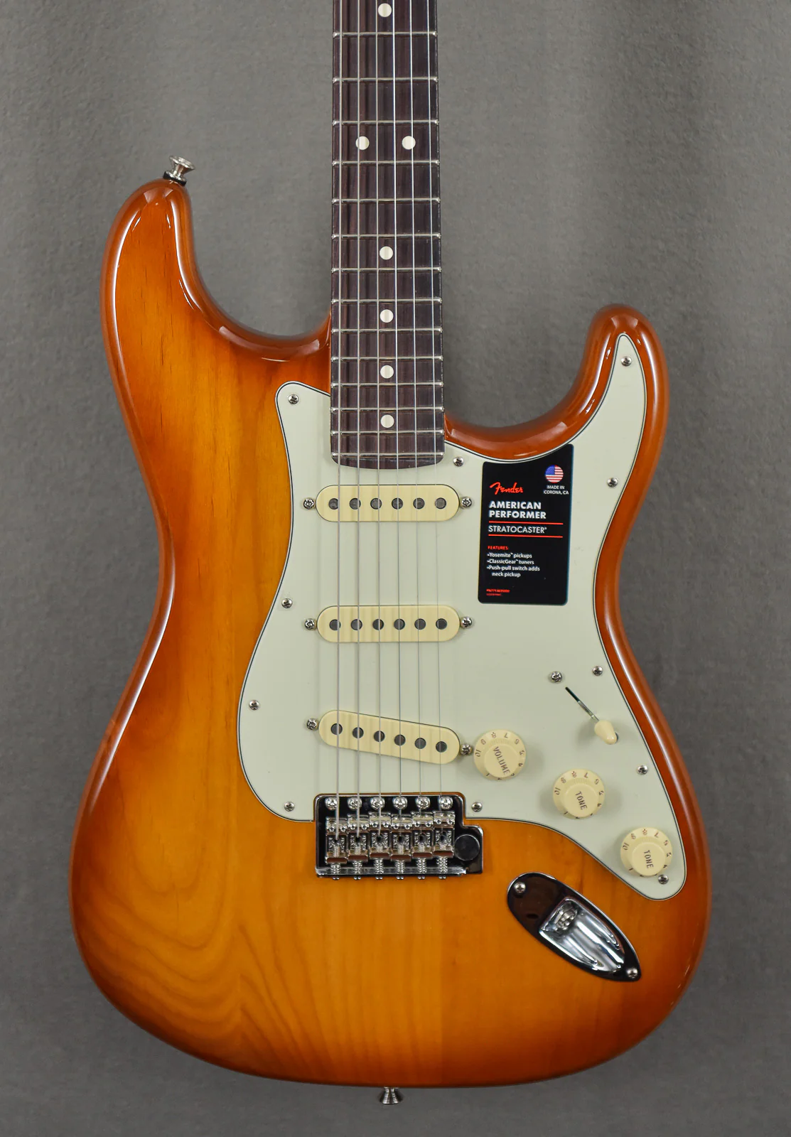 American Performer Stratocaster – Honey Burst w/Rosewood Fingerboard - Image 3
