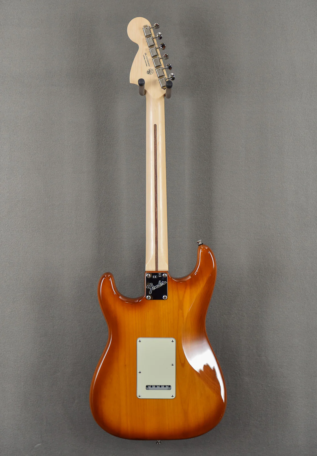 American Performer Stratocaster – Honey Burst w/Rosewood Fingerboard - Image 4