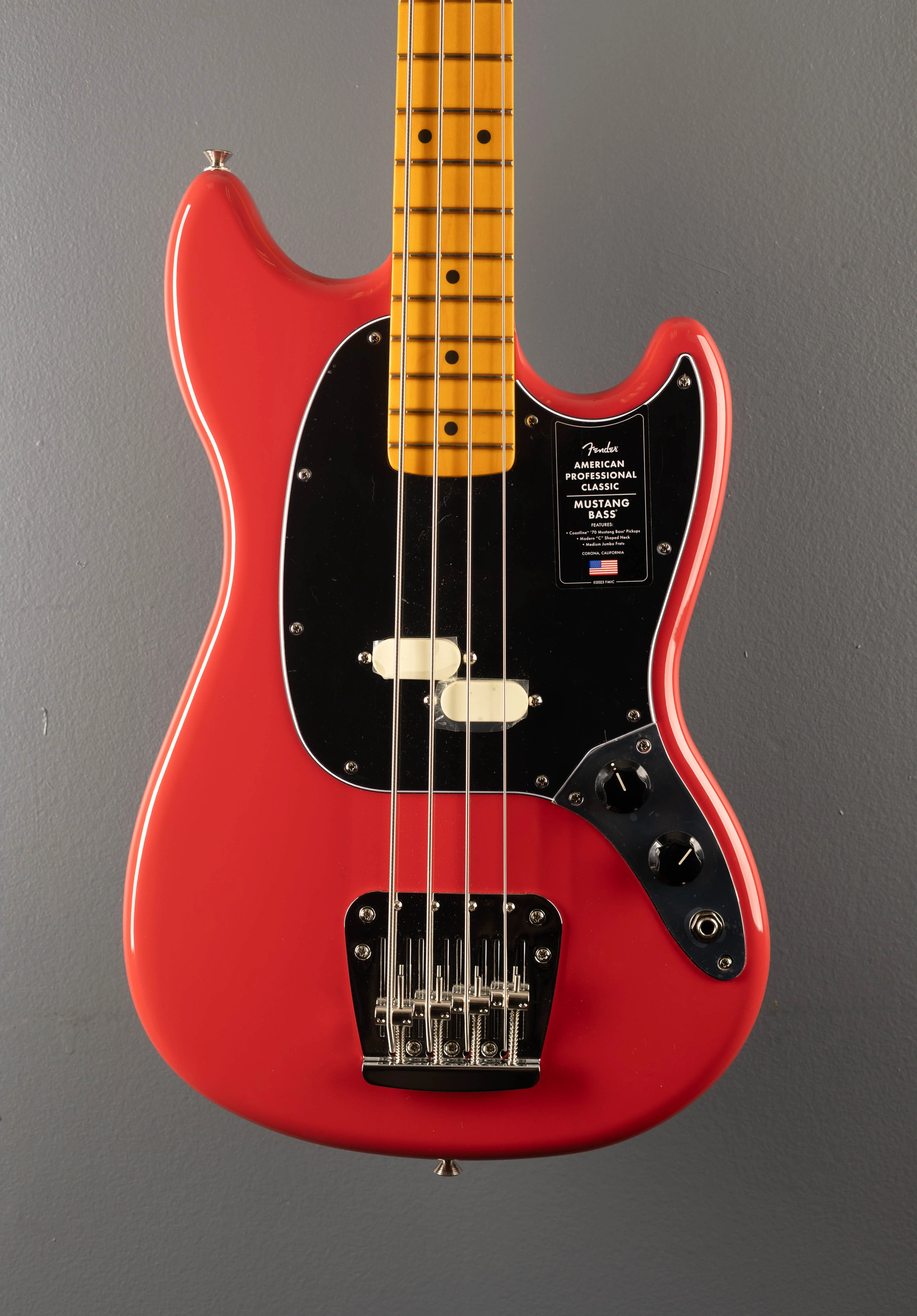 American Professional Classic Mustang Bass - Faded Dakota Red - Image 2