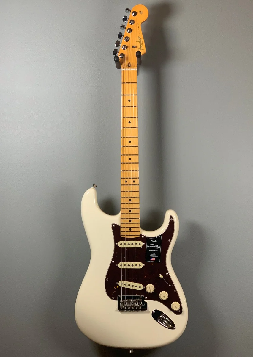 AMERICAN PROFESSIONAL II STRATOCASTER®-Olympic White - Image 3