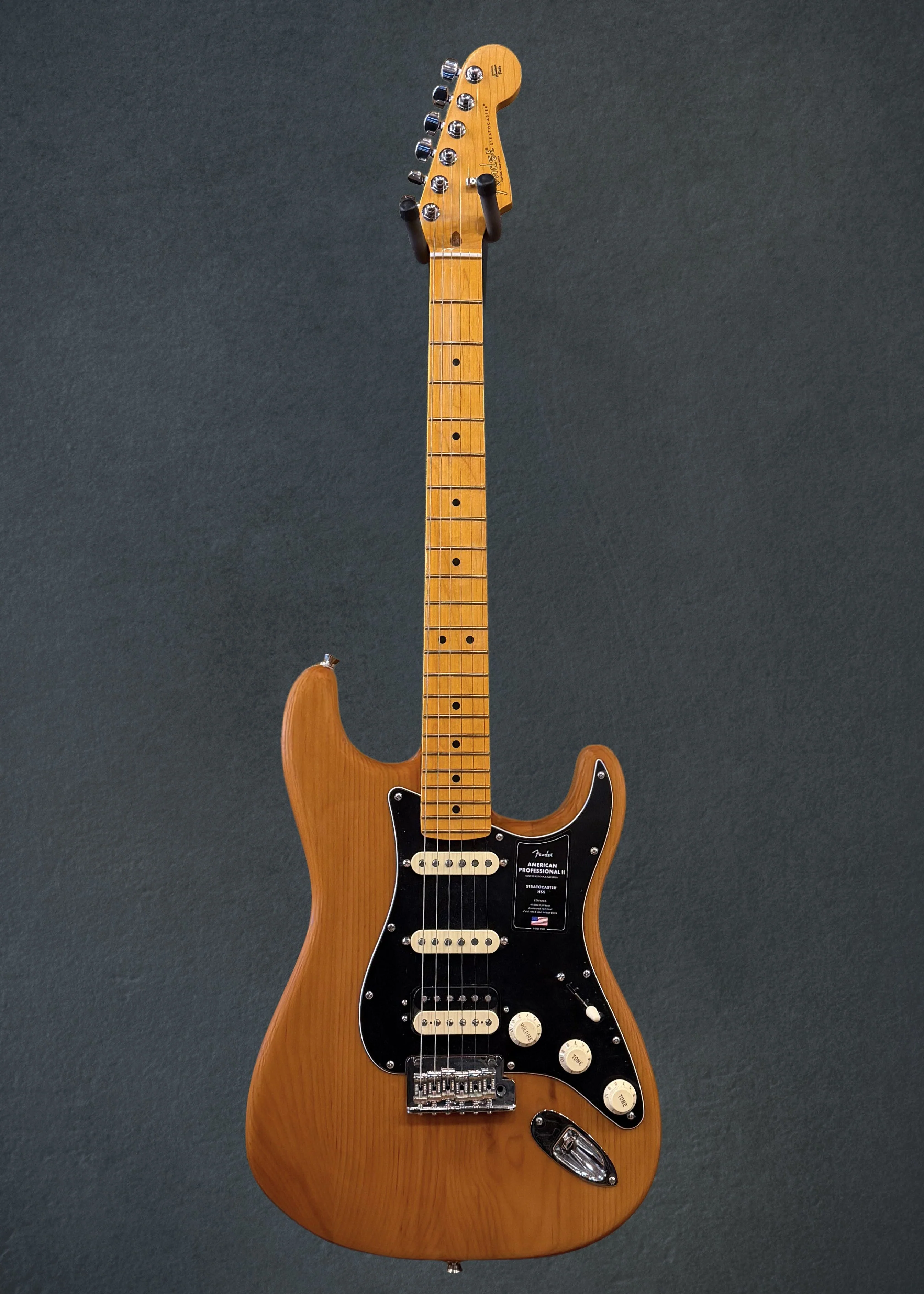 AMERICAN PROFESSIONAL II STRATOCASTER® HSS - Image 3