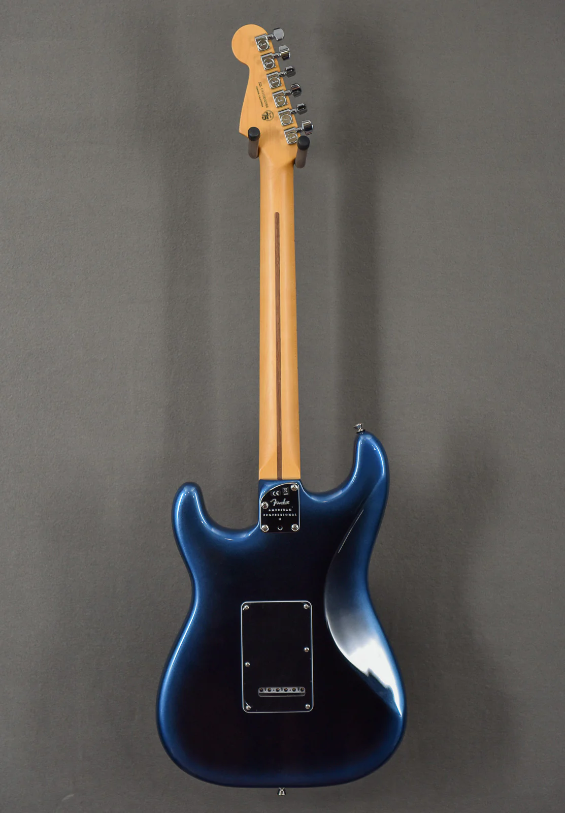 American Professional II Stratocaster - Dark Night w/Maple Fingerboard - Image 4