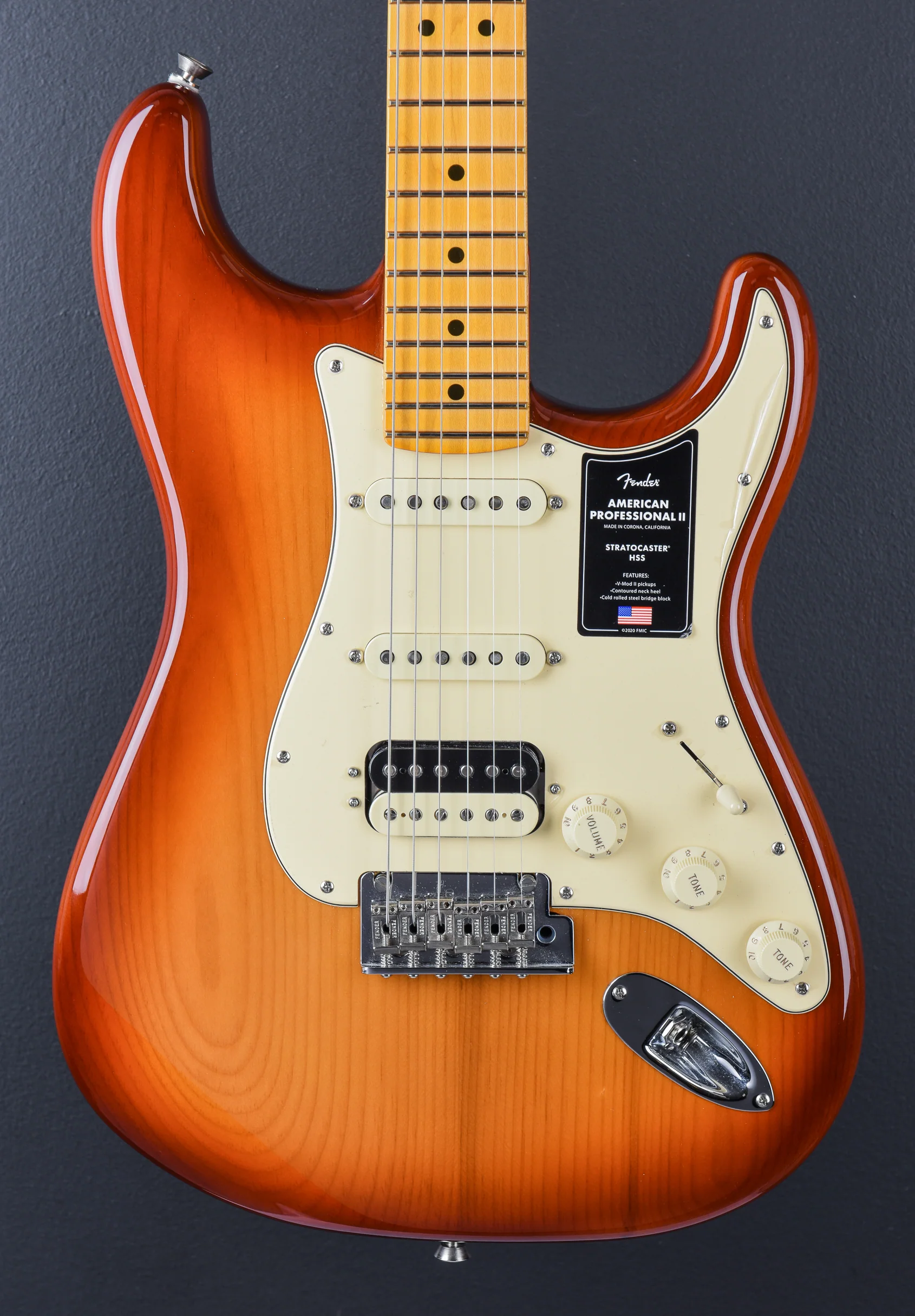 Used American Professional II Stratocaster HSS '24 - Image 2