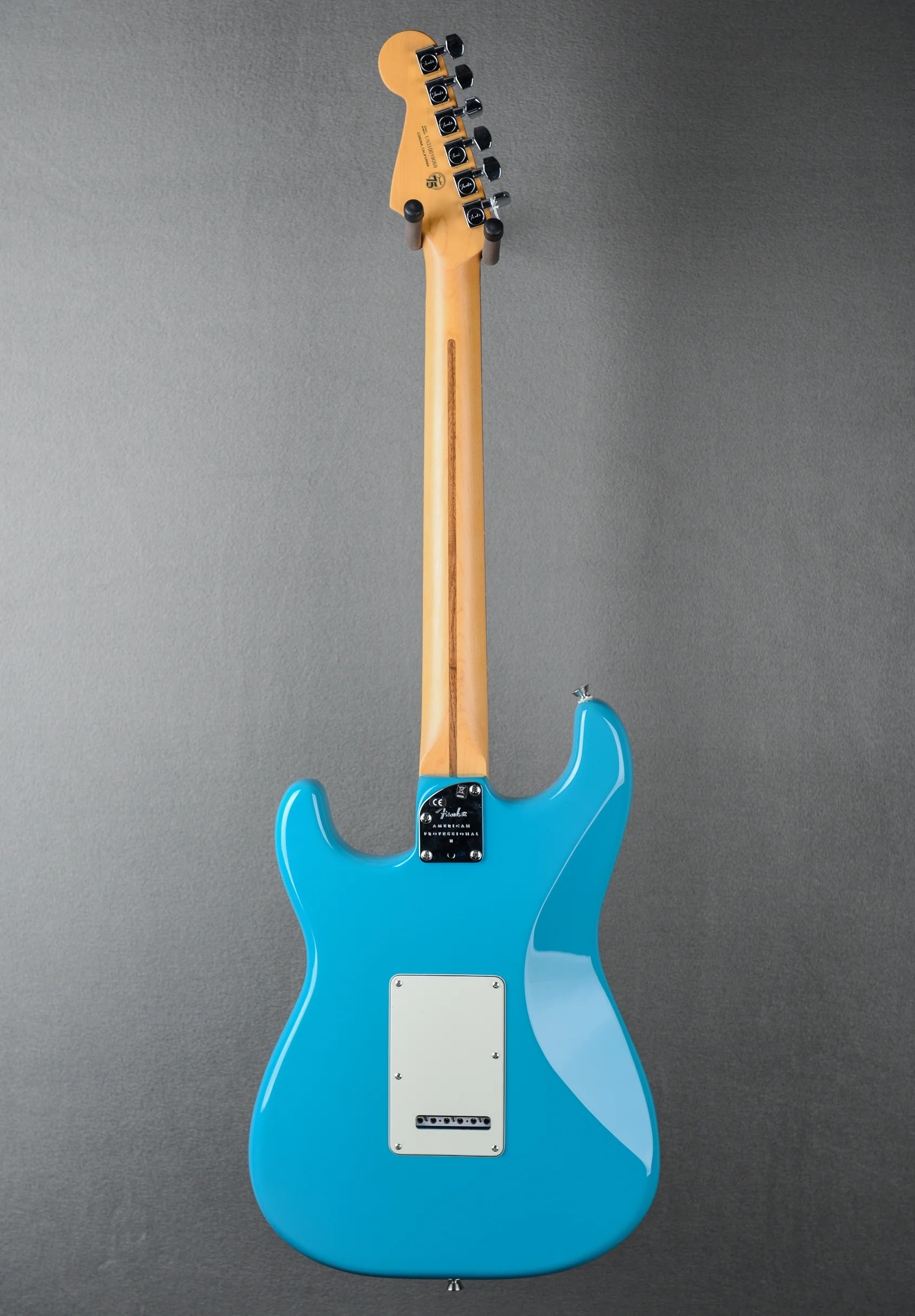 American Professional II Stratocaster HSS - Miami Blue w/Rosewood - Image 4
