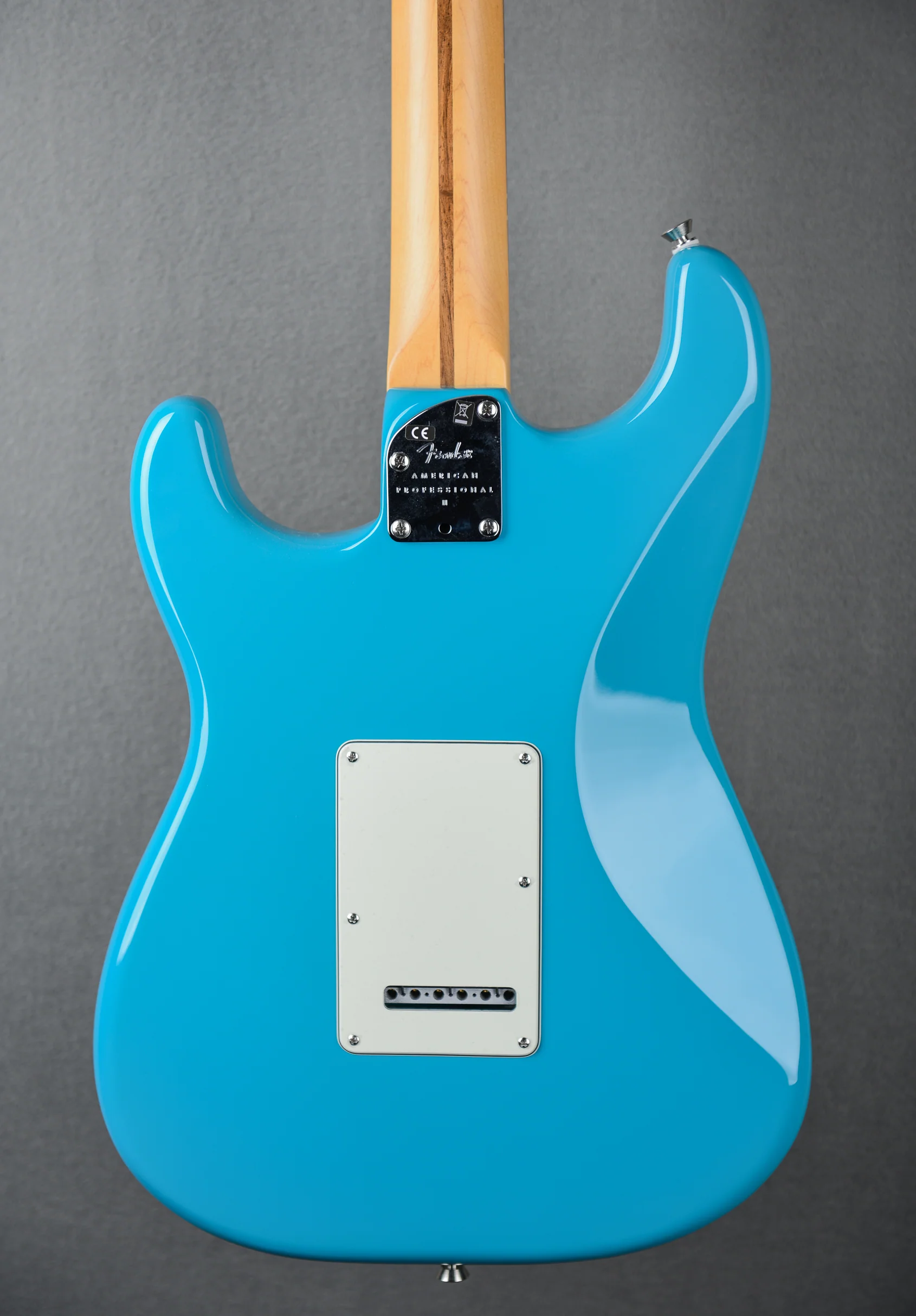 American Professional II Stratocaster HSS - Miami Blue w/Rosewood - Image 5