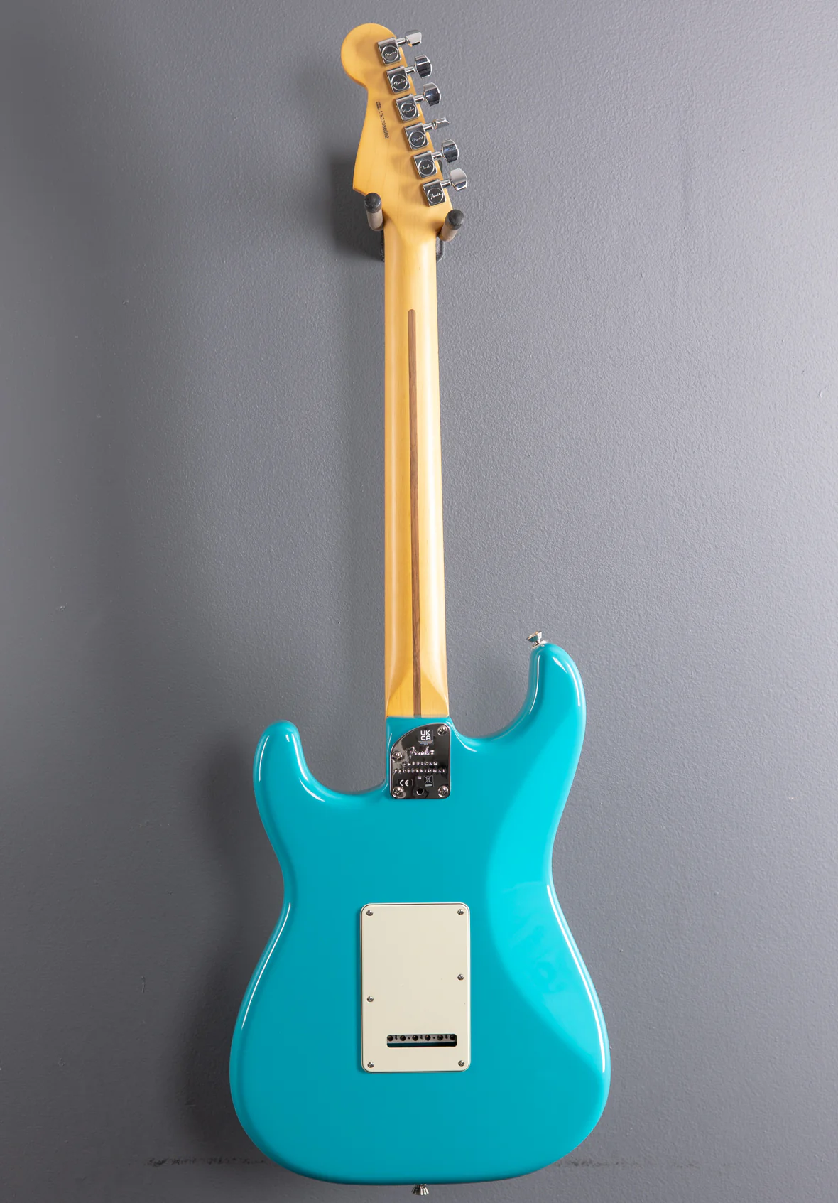 American Professional II Stratocaster – Miami Blue w/Maple - Image 5