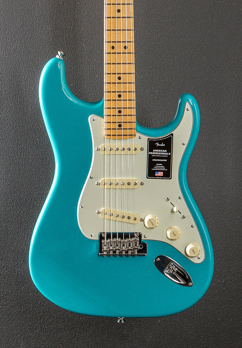 American Professional II Stratocaster – Miami Blue w/Maple - Image 2