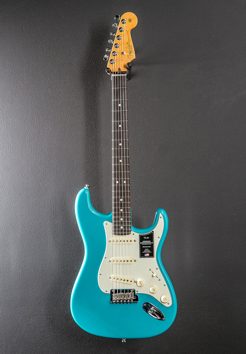 American Professional II Stratocaster â Miami Blue w/Rosewood - Image 3