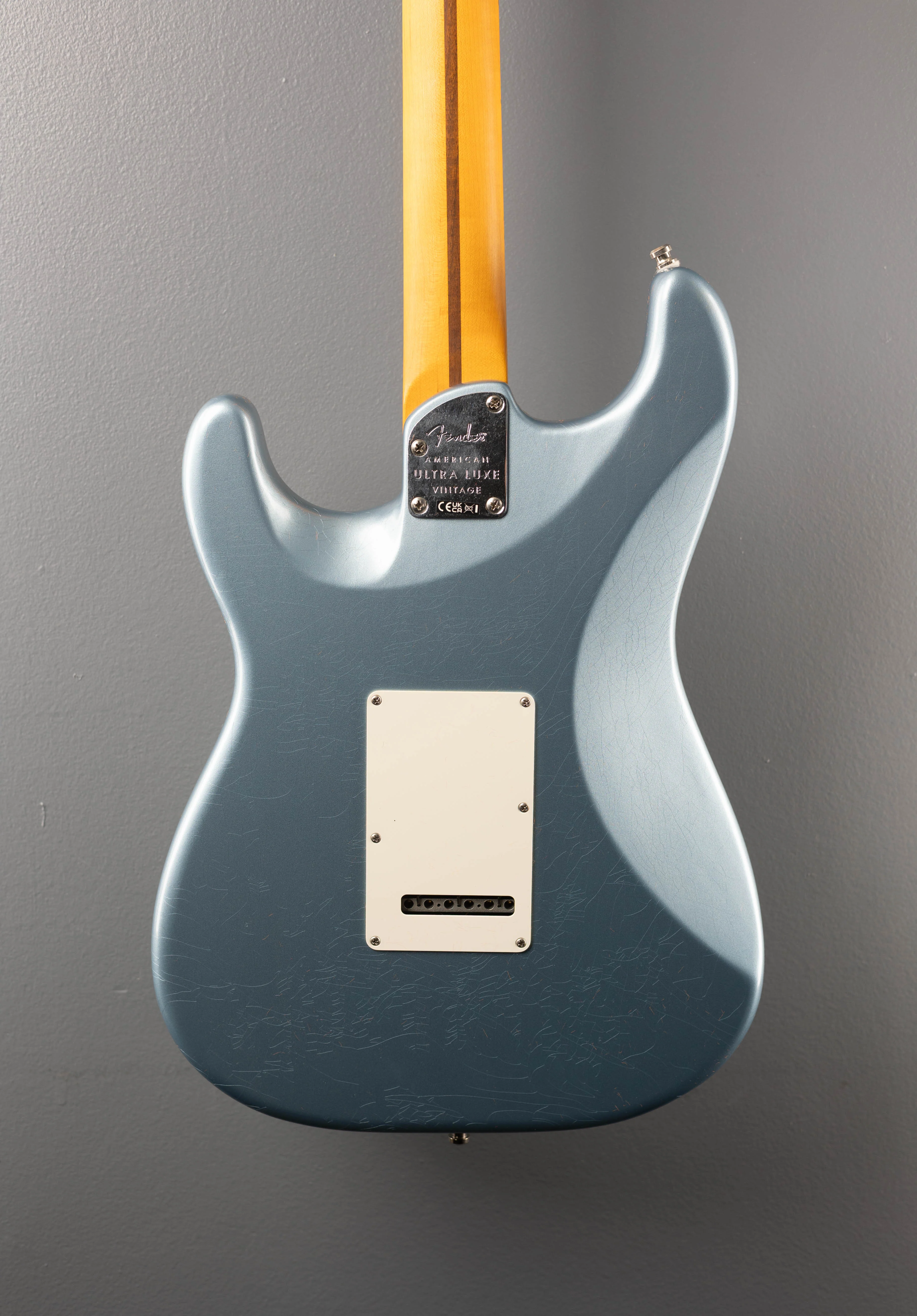 American Ultra Luxe Vintage '60s Stratocaster - Ice Blue Metallic - Image 4