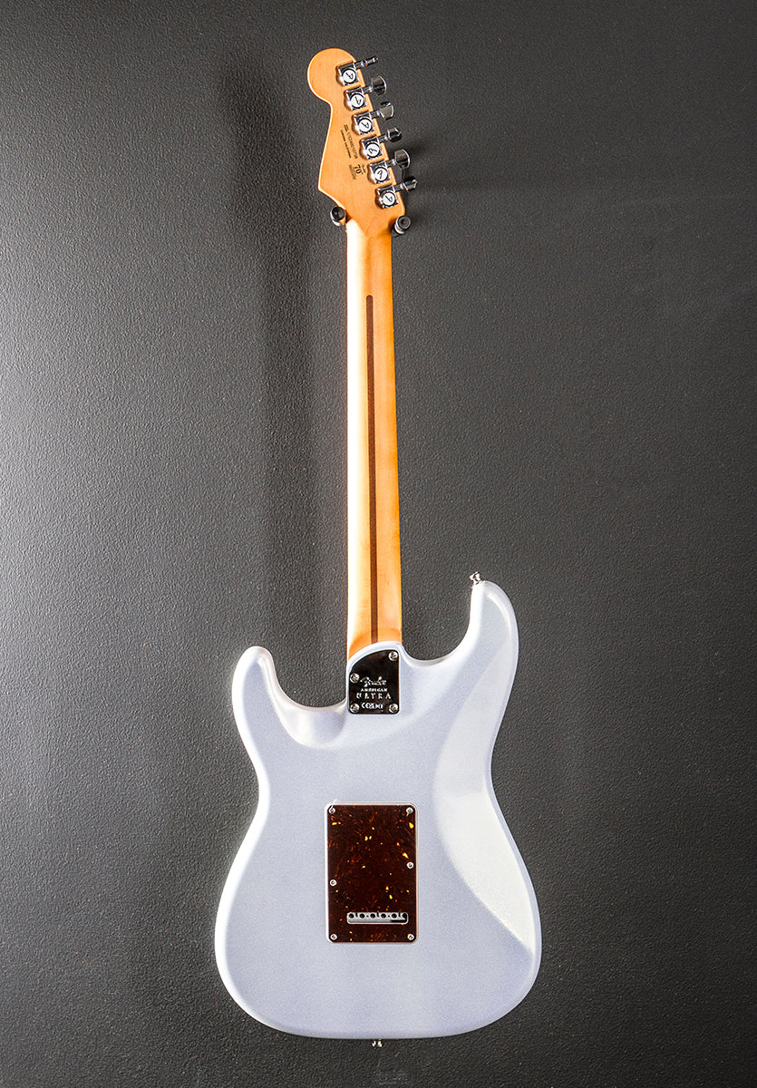 American Ultra Stratocaster - Arctic Pearl w/Rosewood - Image 5
