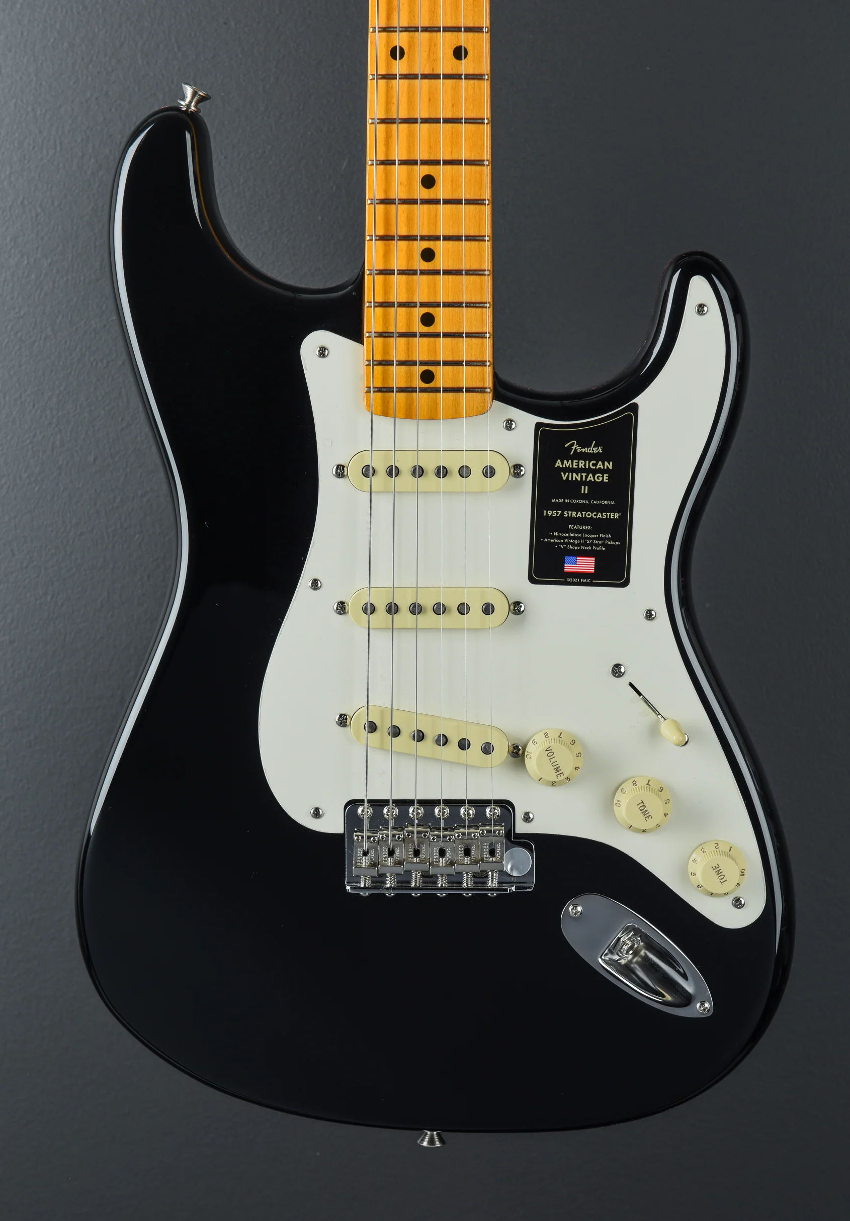 American Vintage II 1957 Stratocaster - Black - Image 2