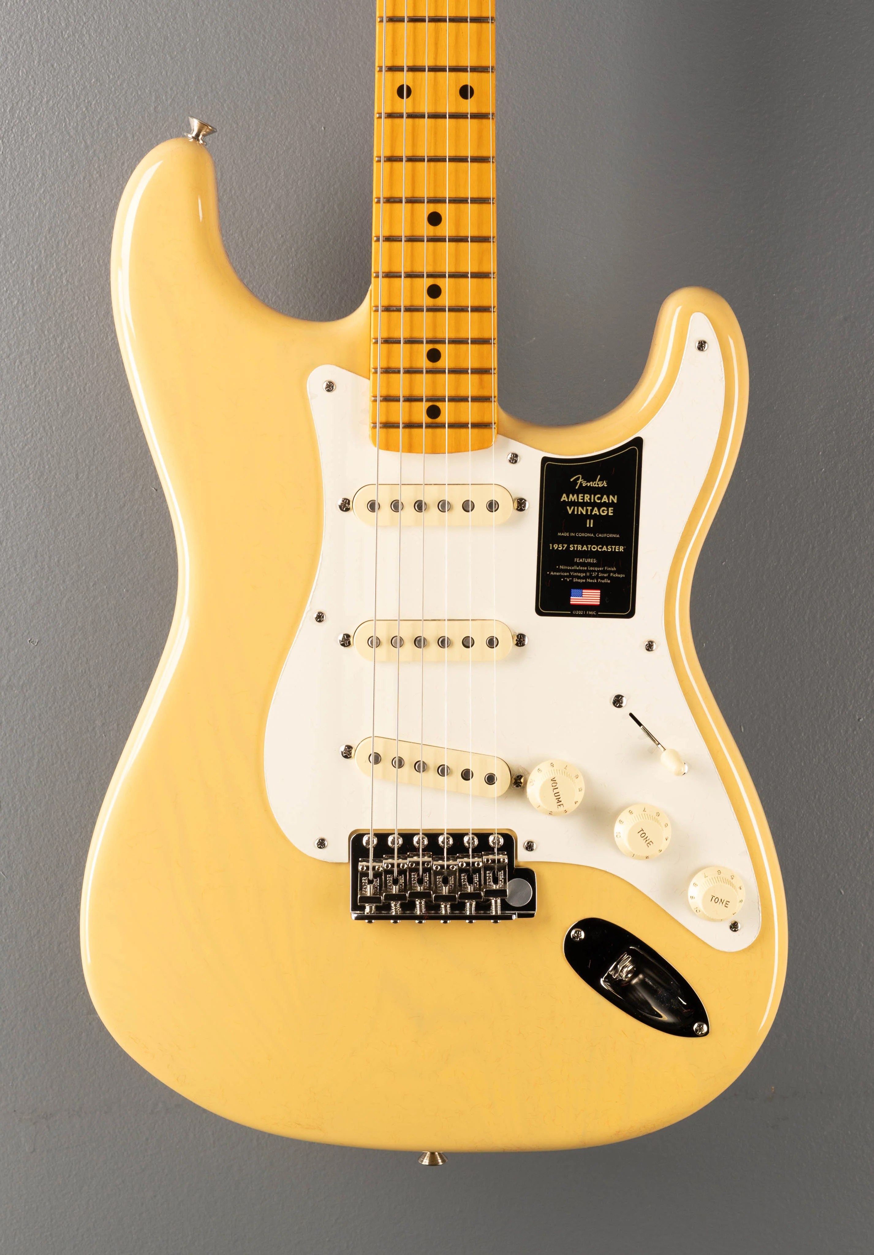 American Vintage II 1957 Stratocaster - Vintage Blonde - Image 2