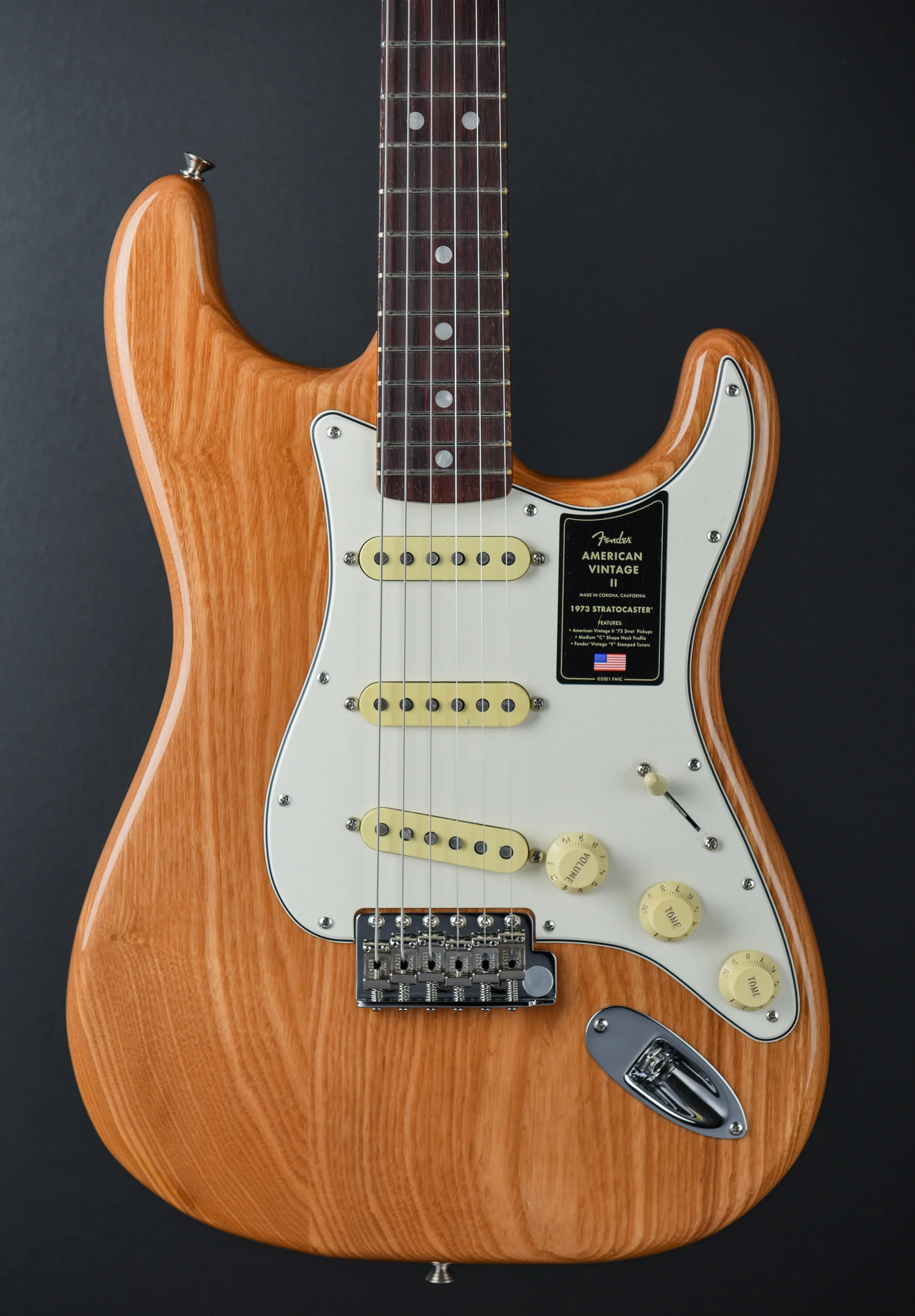 American Vintage II 1973 Stratocaster - Aged Natural w/Rosewood - Image 2