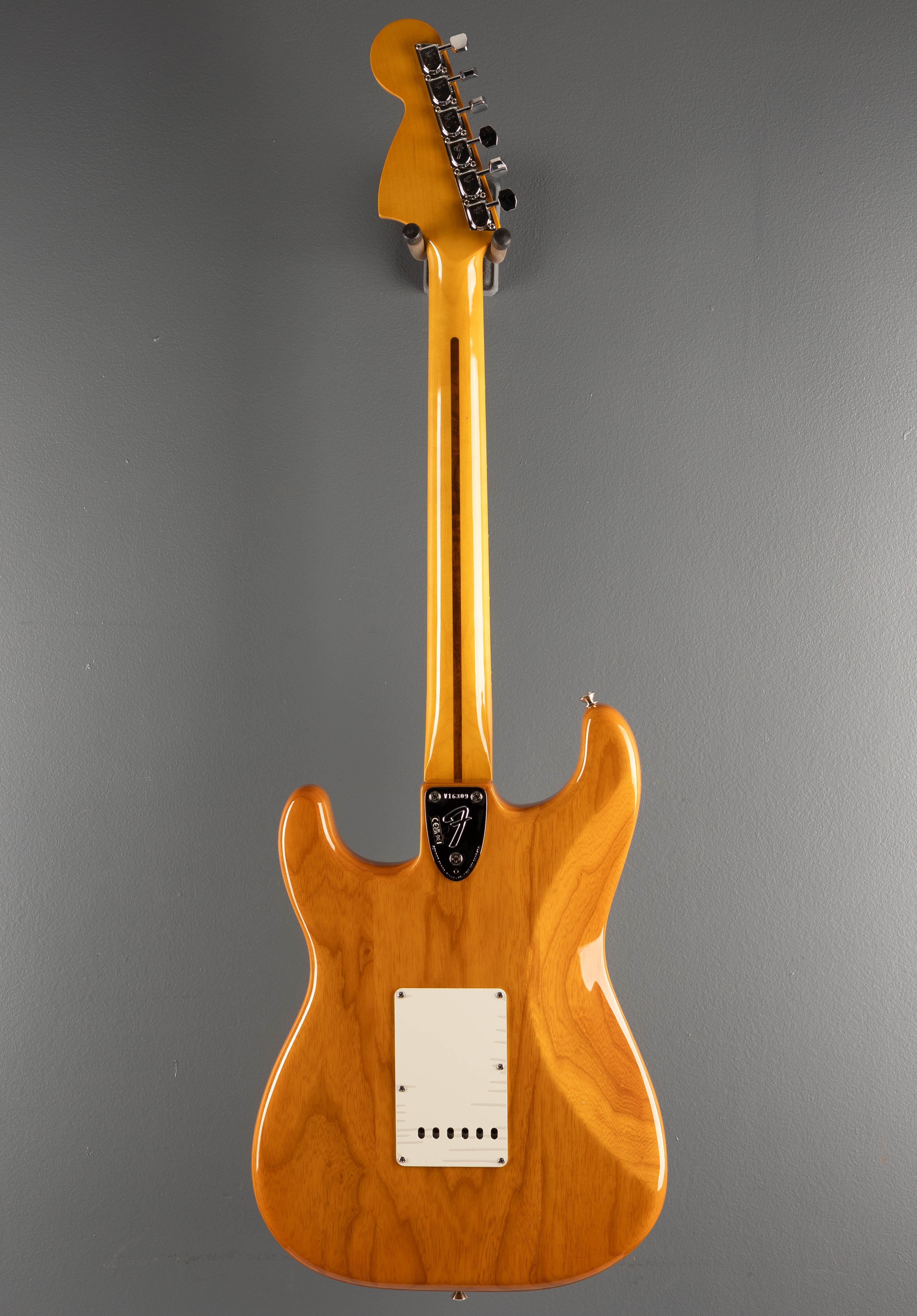 American Vintage II 1973 Stratocaster - Aged Natural w/Rosewood - Image 5