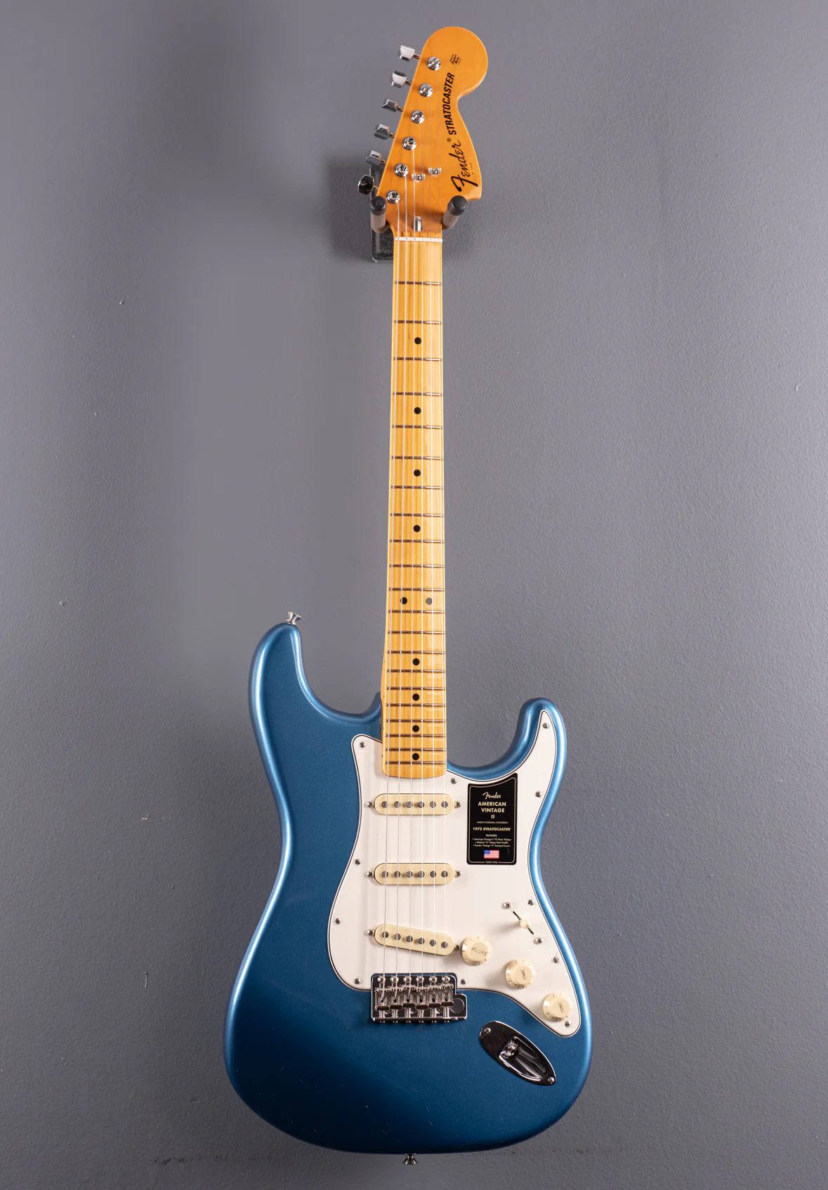 American Vintage II 1973 Stratocaster - Lake Placid Blue w/Maple - Image 2