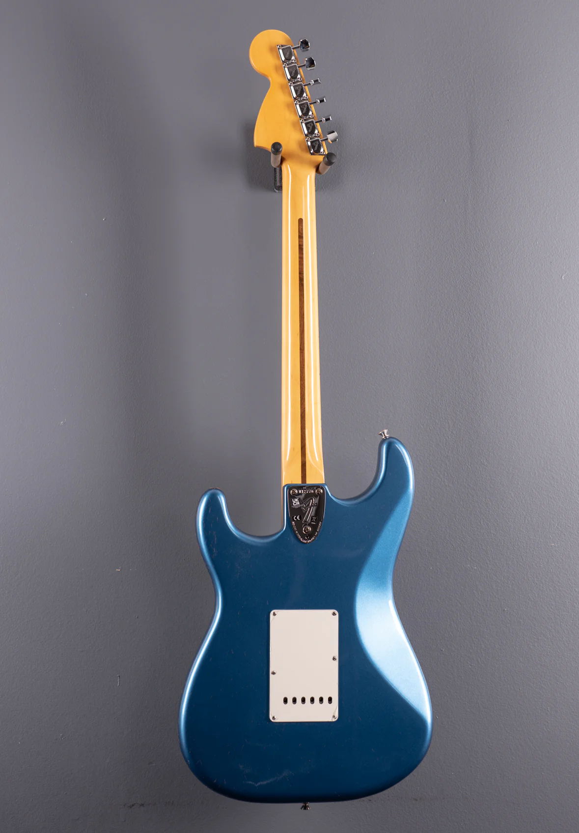 American Vintage II 1973 Stratocaster - Lake Placid Blue w/Maple - Image 4