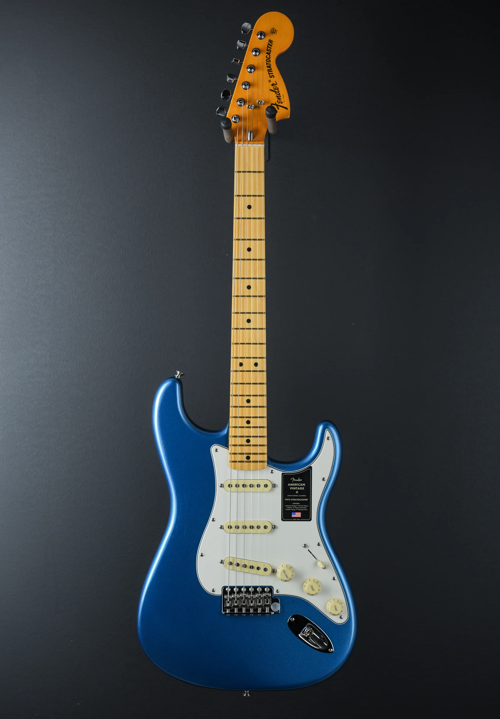 American Vintage II 1973 Stratocaster - Lake Placid Blue w/Maple - Image 3