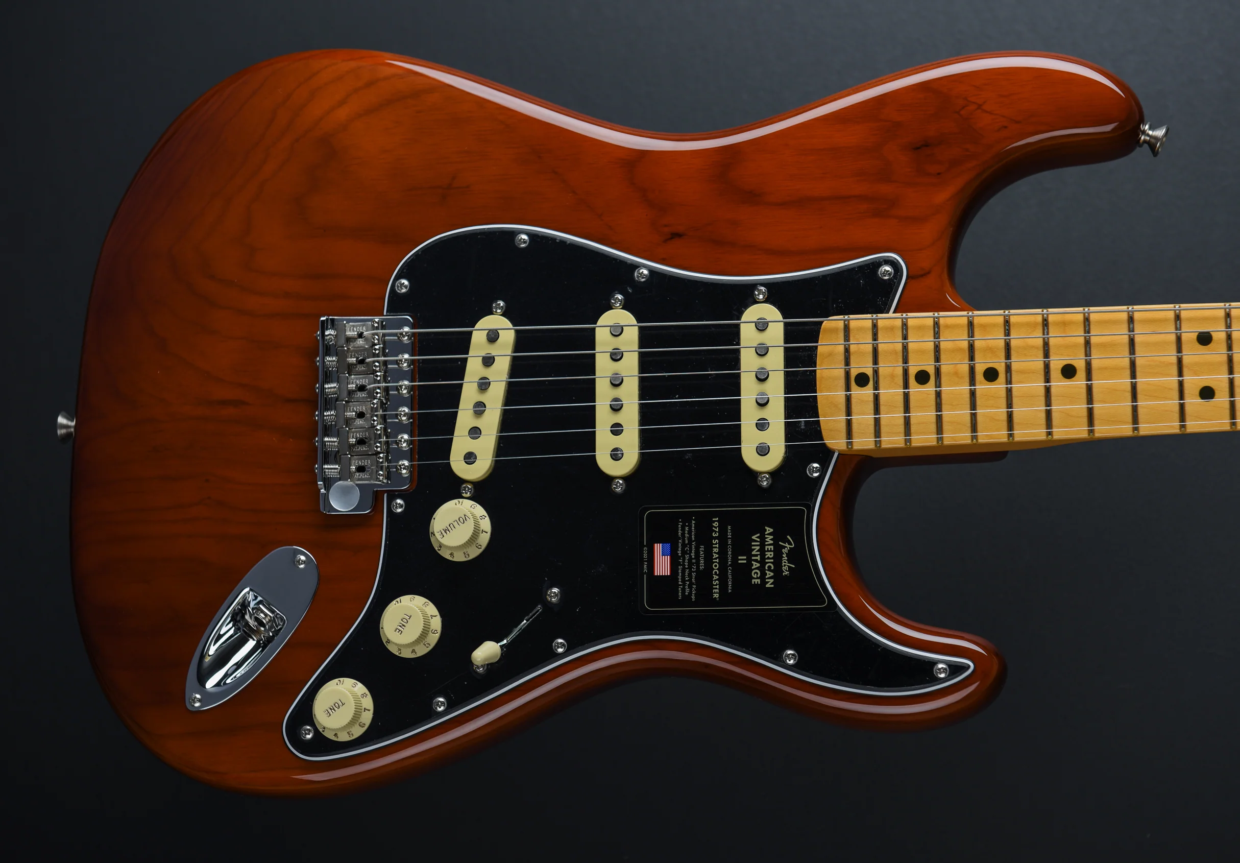 American Vintage II 1973 Stratocaster - Mocha w/Maple