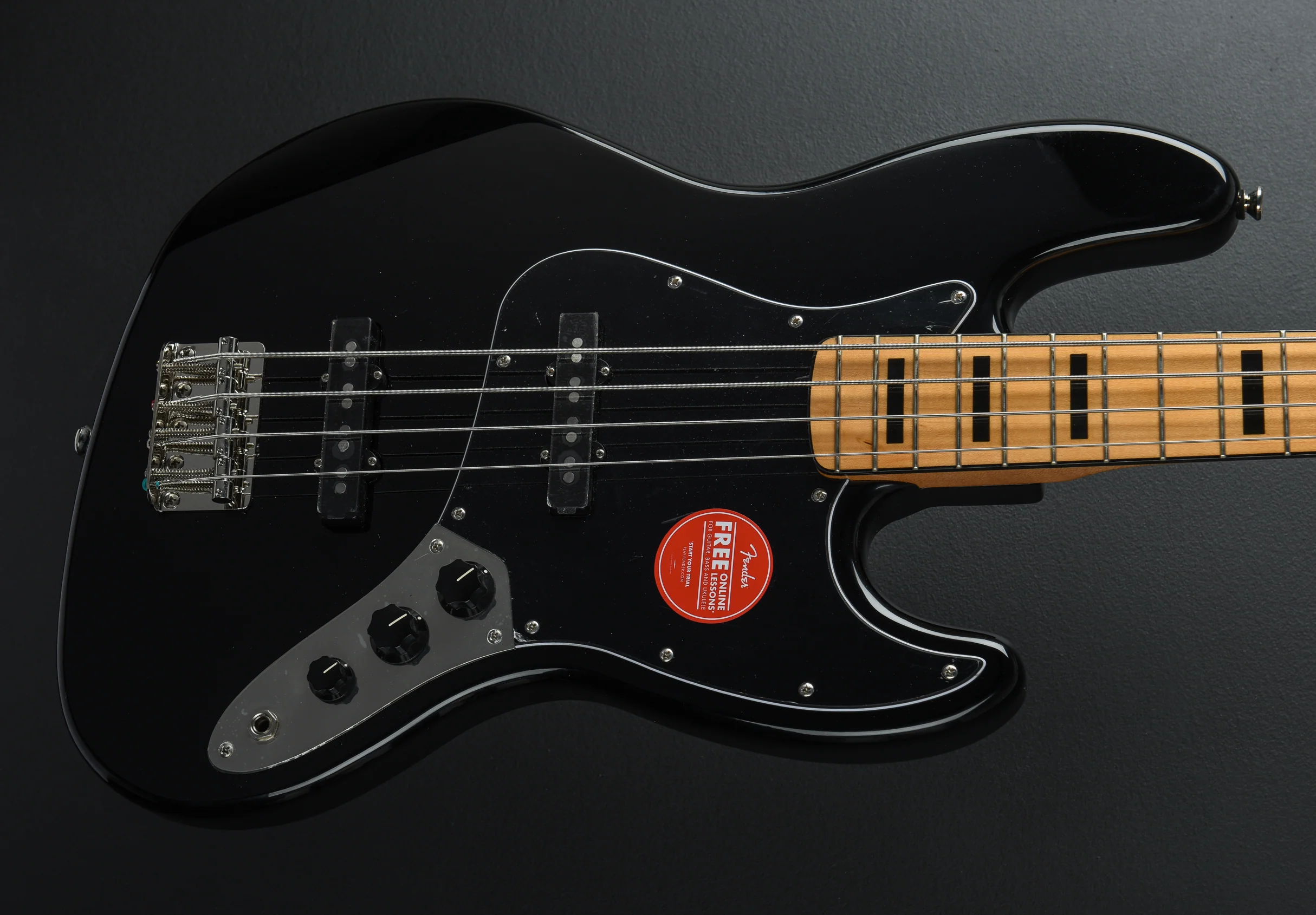 Classic Vibe 70's Jazz Bass - Black