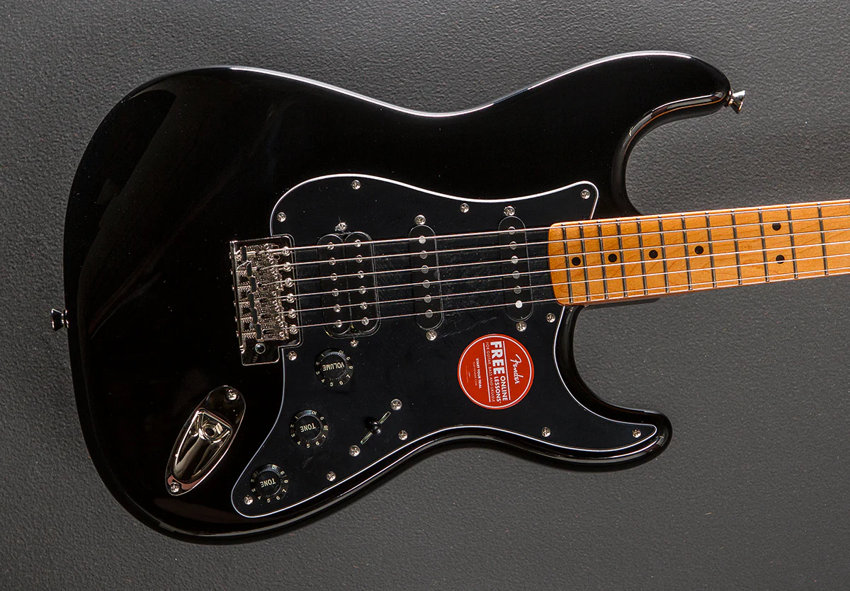 Classic Vibe 70's Stratocaster HSS - Black w/Maple