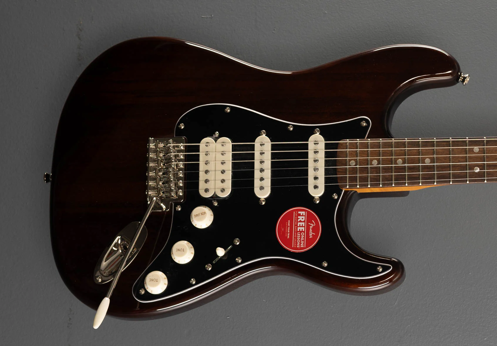 Classic Vibe '70s Stratocaster HSS - Walnut