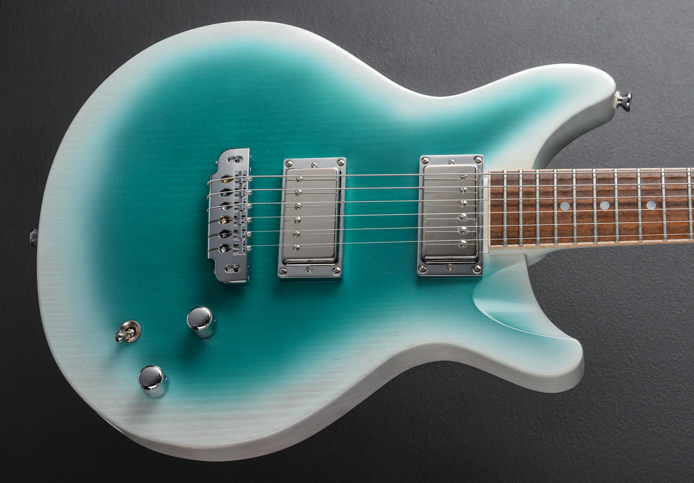DC - White/Forest Green Burst