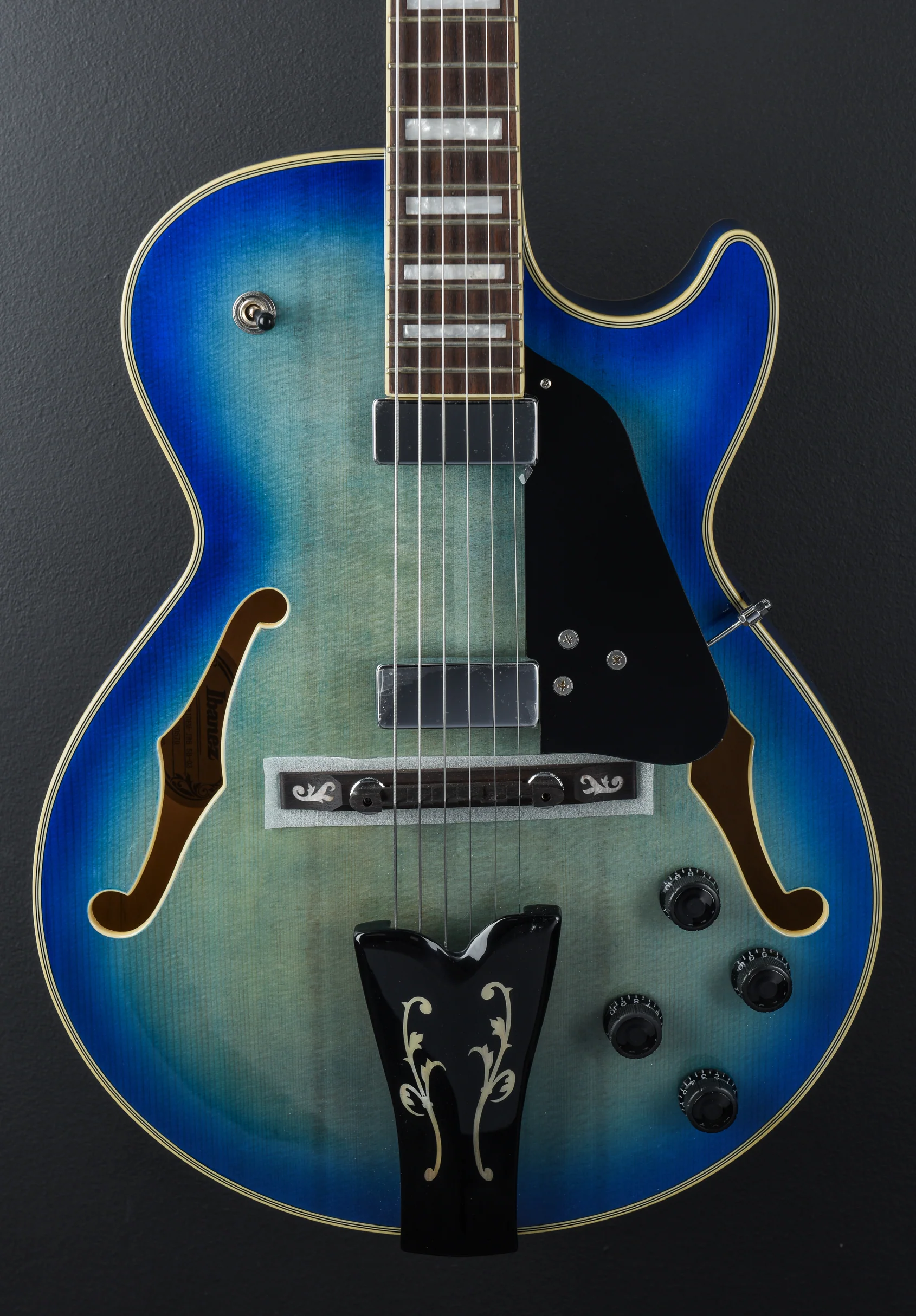 GB10EMJBB George Benson Signature Hollowbody - Jet Blue Burst - Image 2