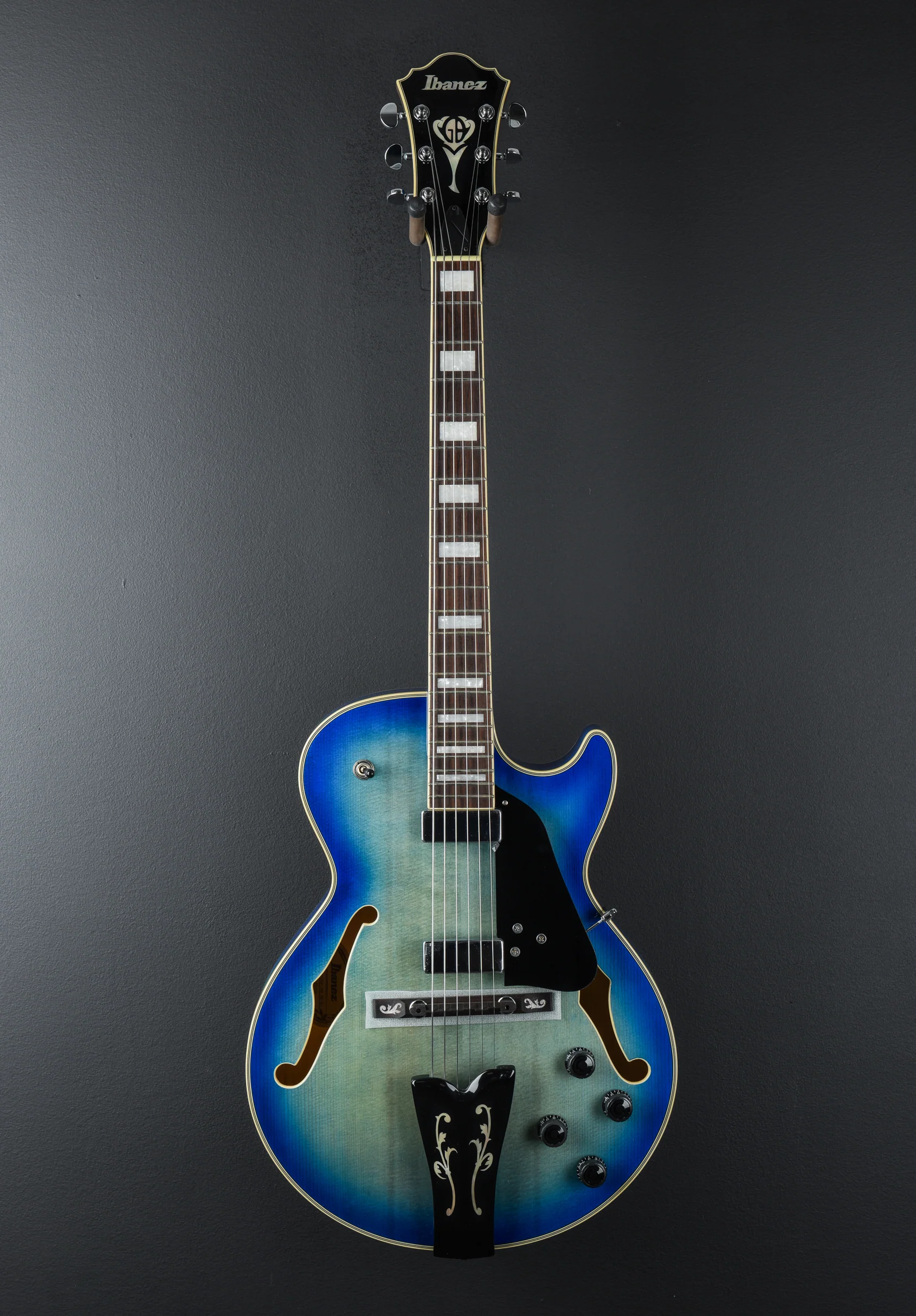 GB10EMJBB George Benson Signature Hollowbody - Jet Blue Burst - Image 3