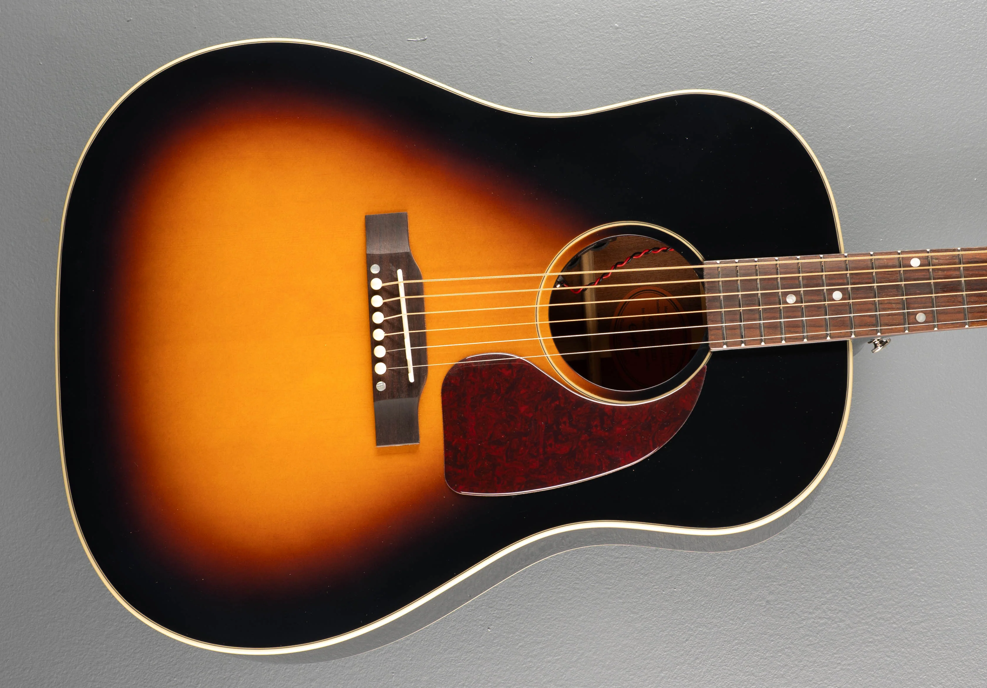 Inspired By Gibson J-45 Standard - Vintage Sunburst
