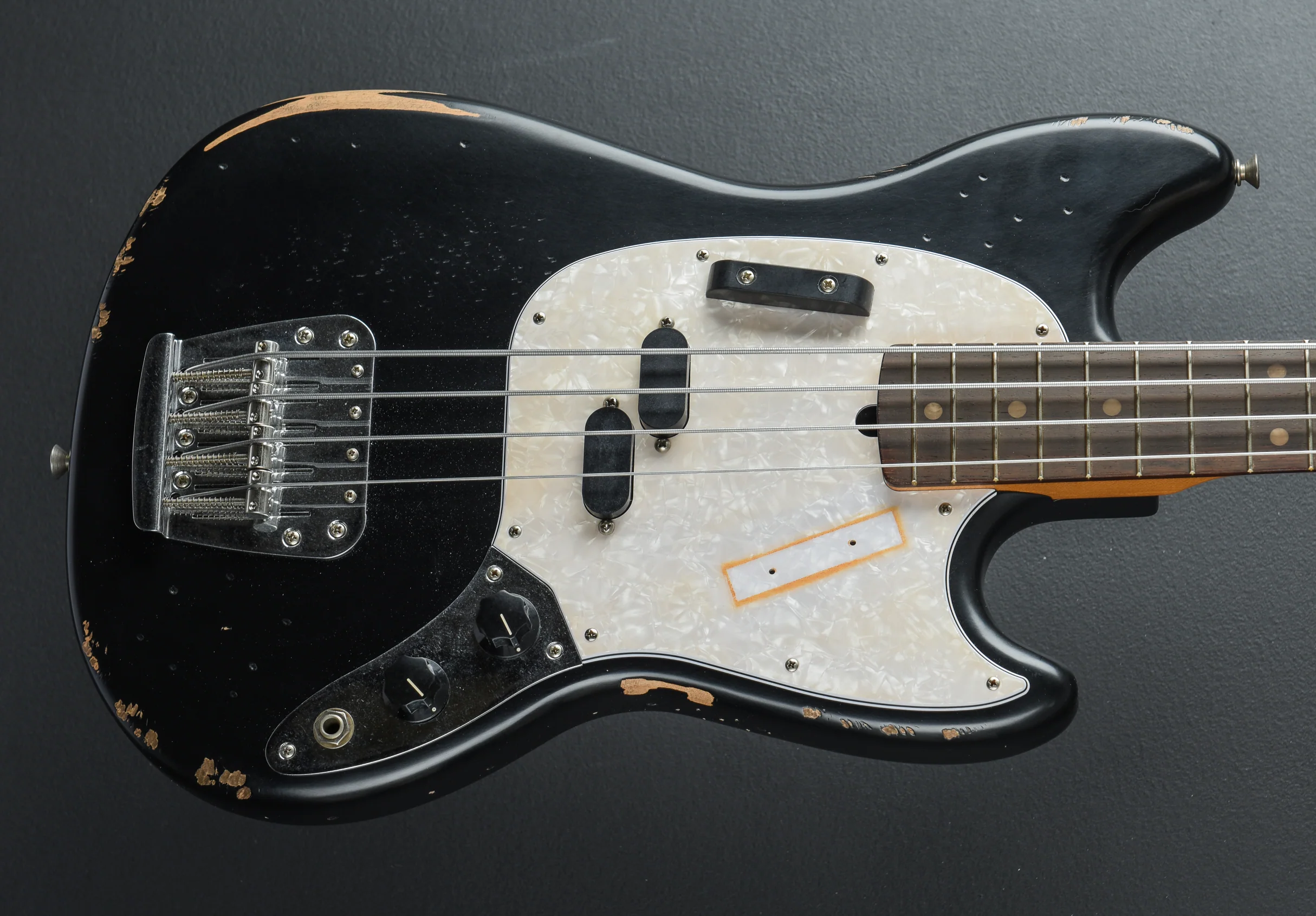 JMJ Road Worn Mustang Bass - Black