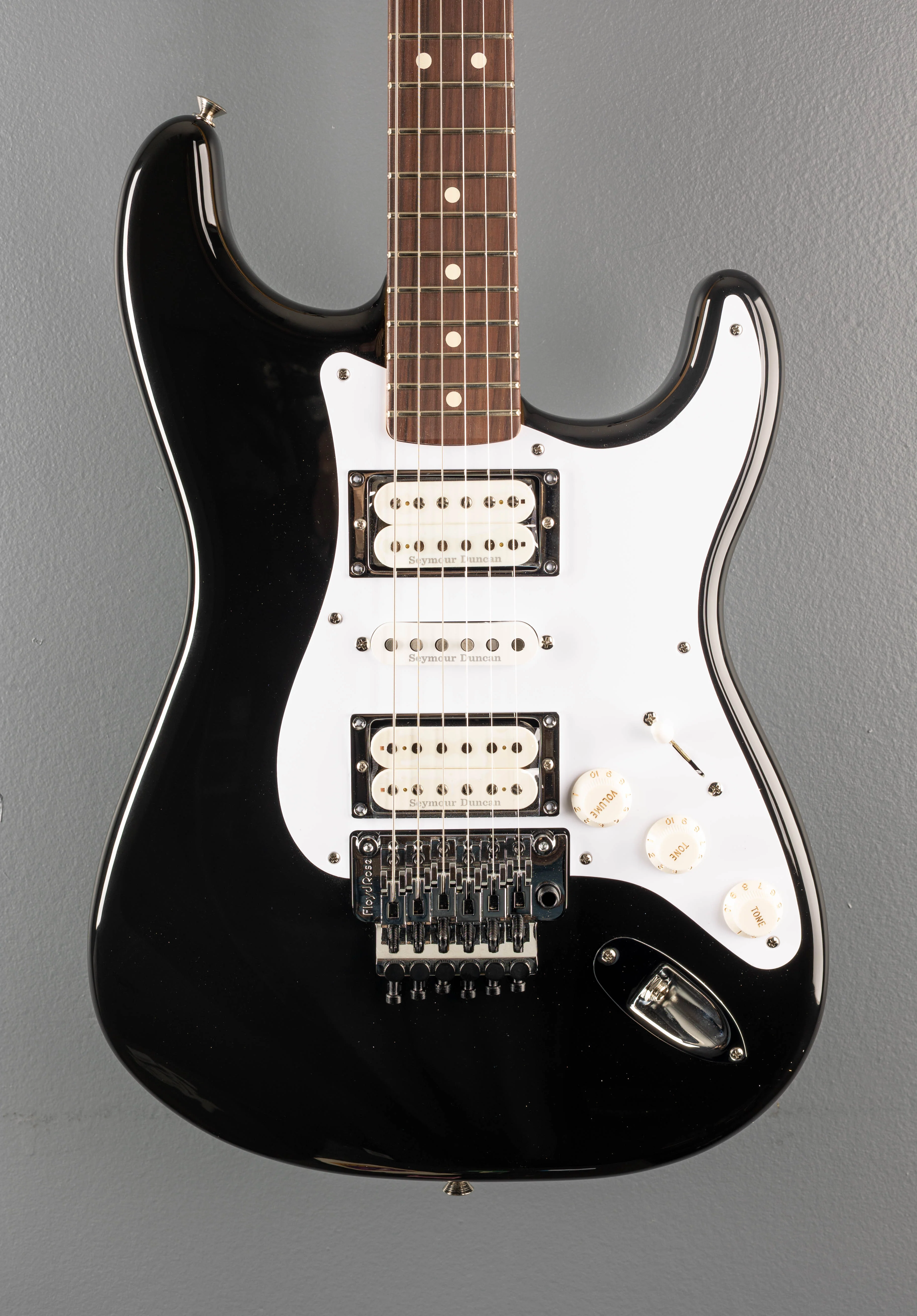 Limited Edition 50th Anniversary Dave Murray Stratocaster - Black - Image 2