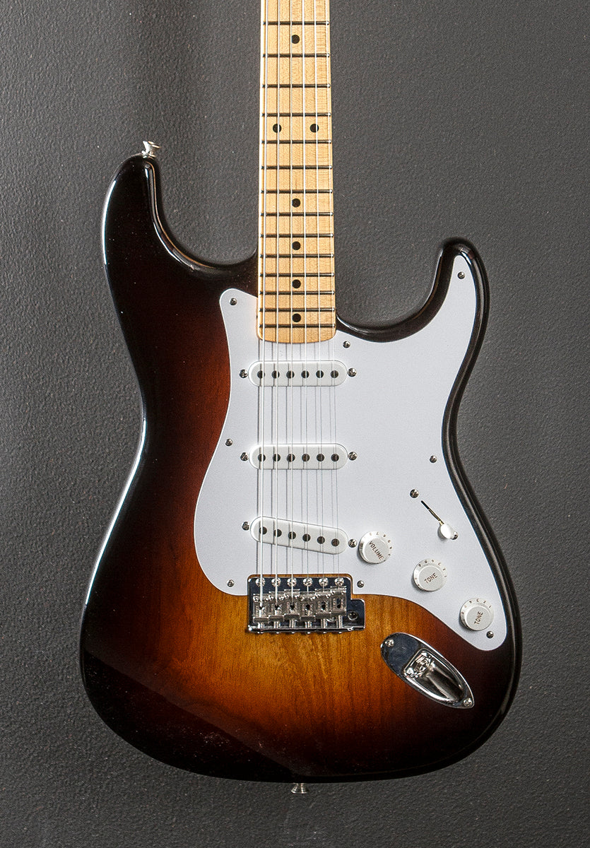 Limited Edition 70th Anniversary 1954 Deluxe Closet Classic Strat - Image 2