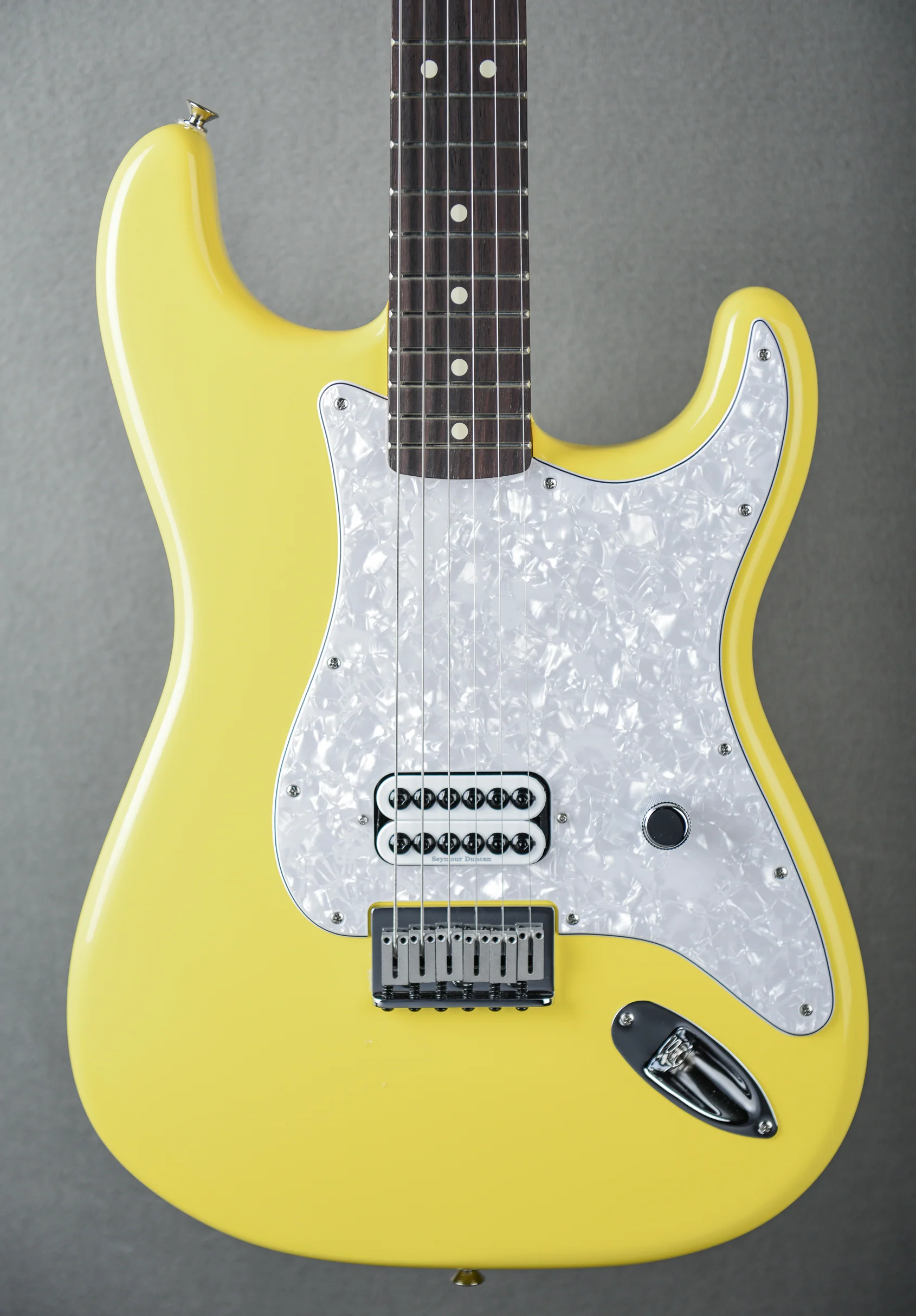 Limited Edition Tom DeLonge Stratocaster - Graffiti Yellow - Image 2