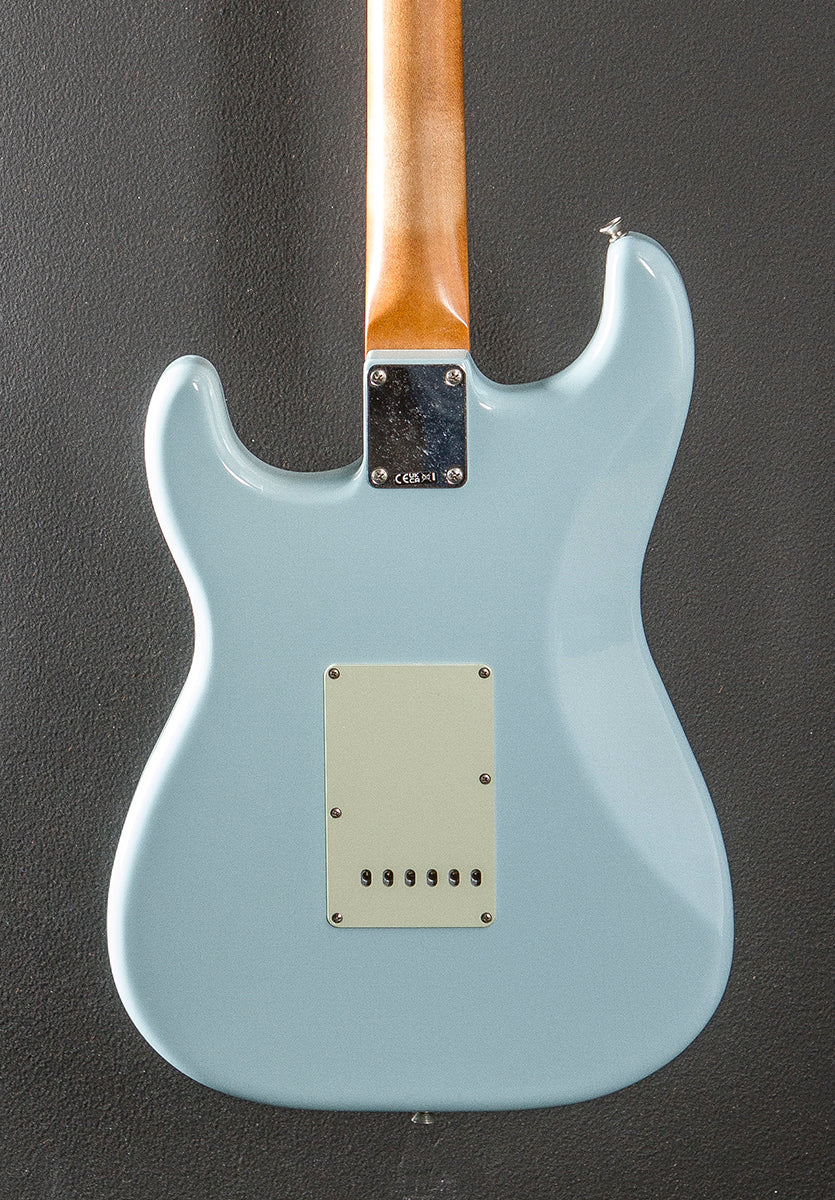Limited Edition Vintera II Road Worn 60's Stratocaster - Sonic Blue - Image 4