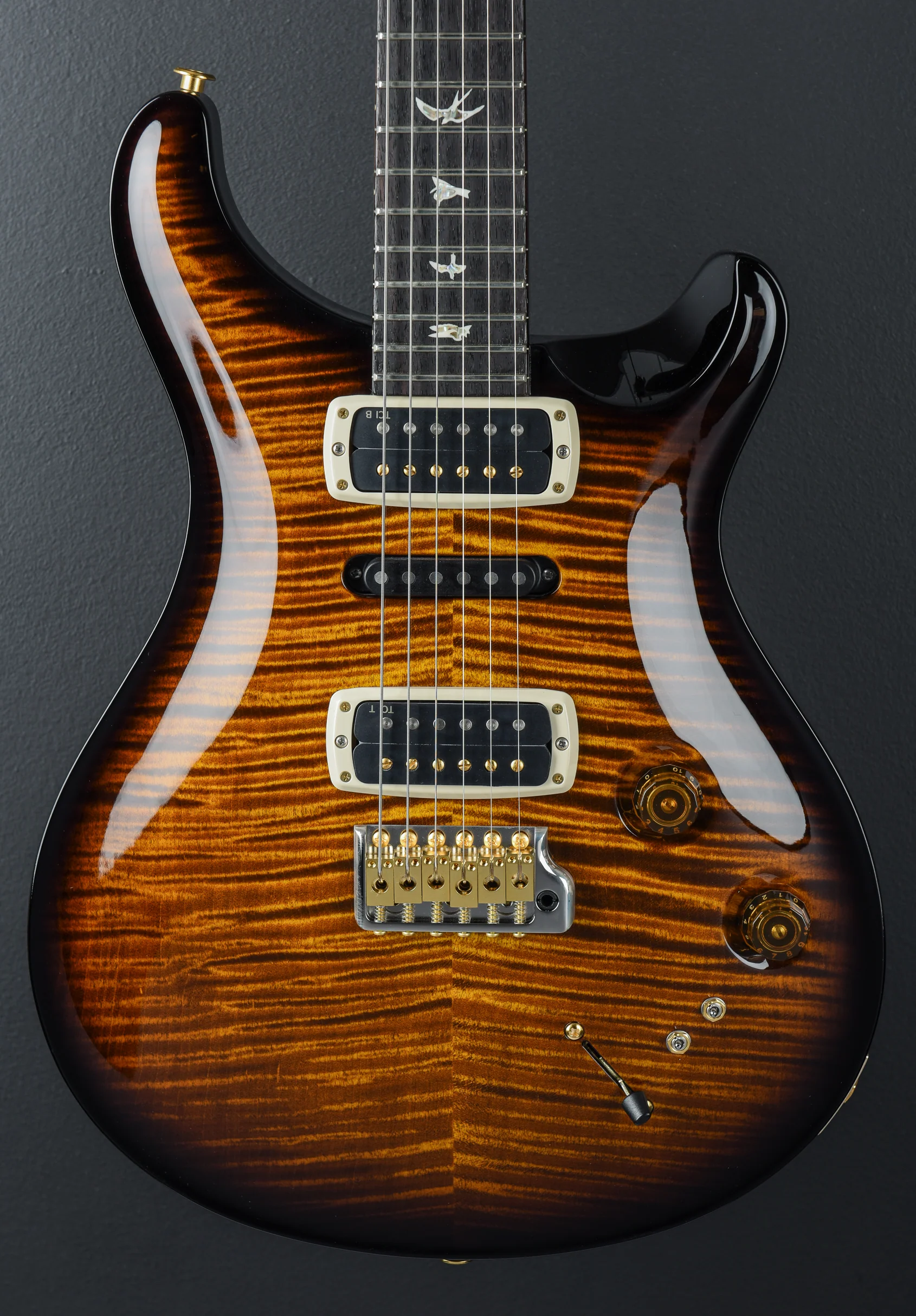Modern Eagle V 10 Top - Black Gold Wraparound Burst - Image 2