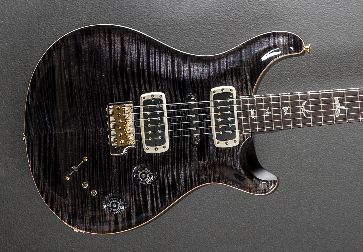 Modern Eagle V 10 Top - Gray Black