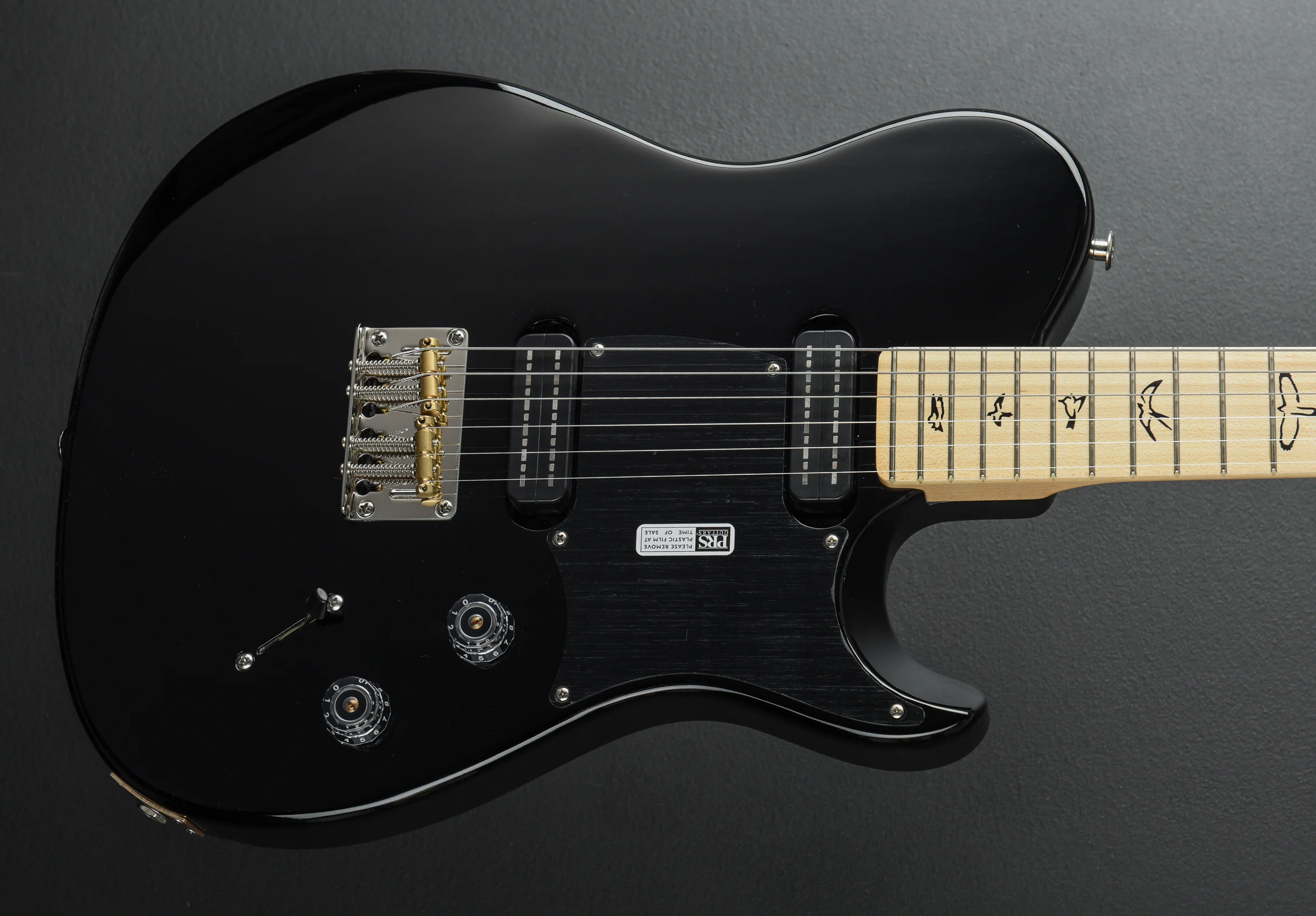 NF53 - Black