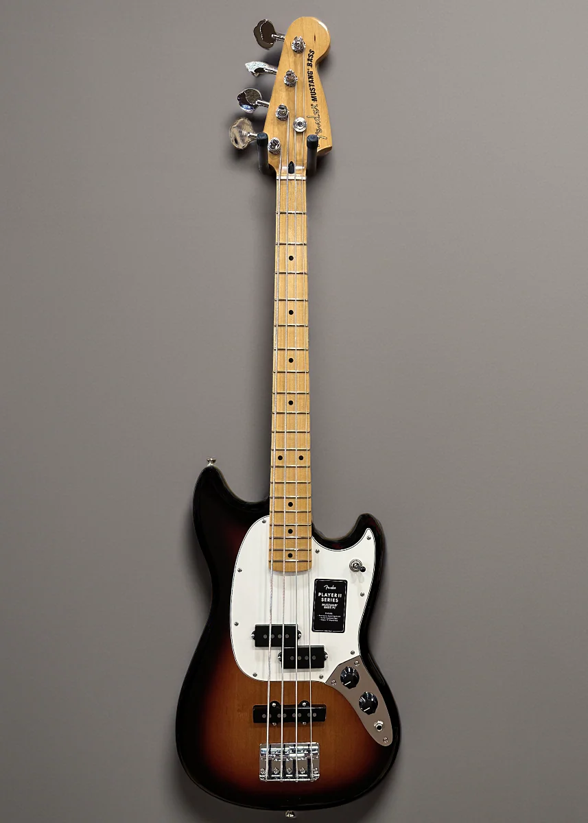 Player II Mustang Bass PJ - 3 Color Sunburst w/Maple - Image 3