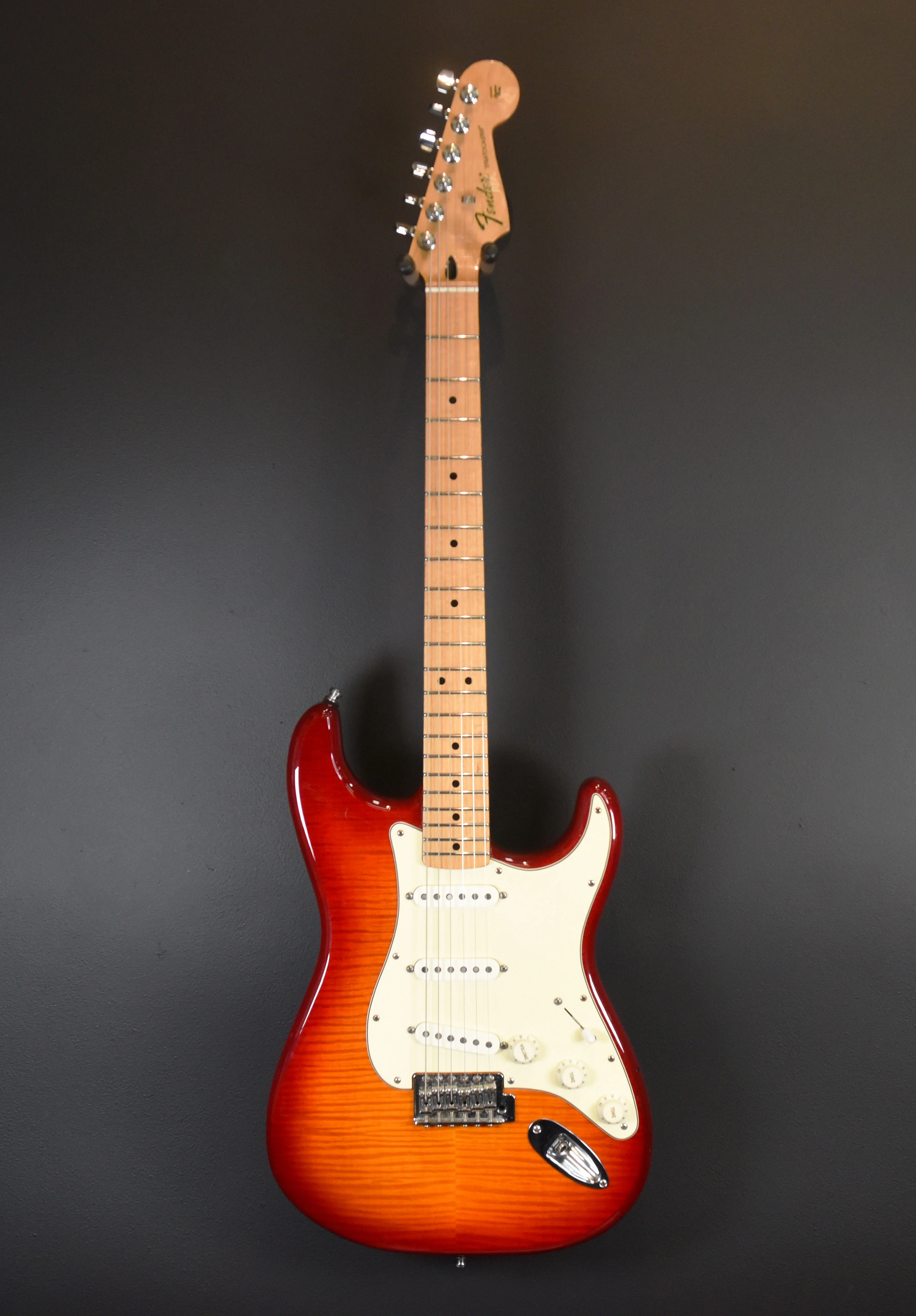 Used Standard Plus Top Strat '13 - Image 3