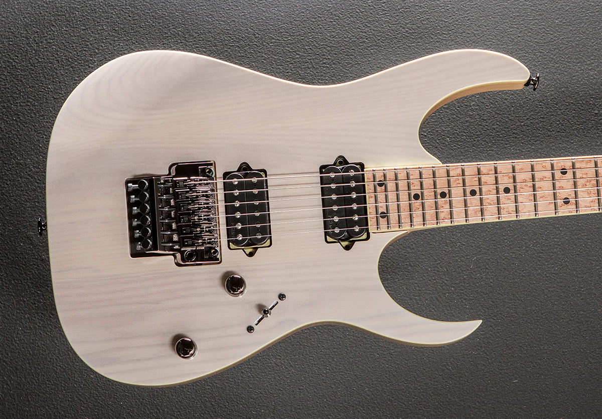 Prestige RG652AHM - Antique White Blonde